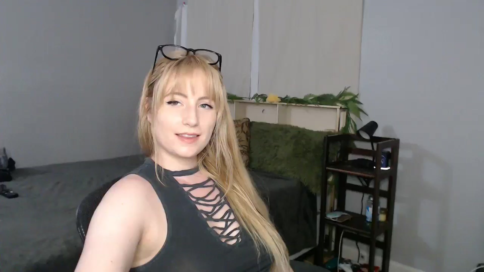 Gallery image thumbnail from Gardengirl69's myfreecams stream on, 04/27/2025, 22:14 image 19 of 20