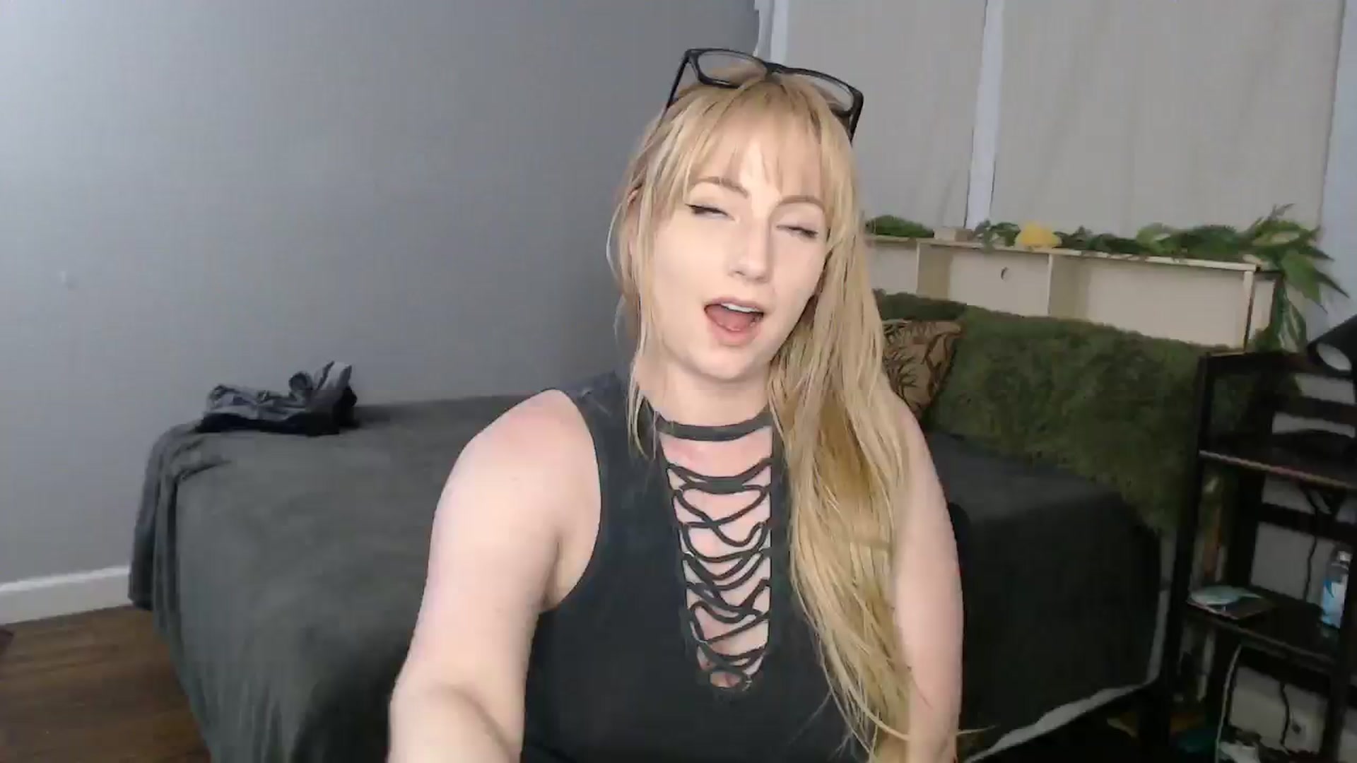 Gallery image thumbnail from Gardengirl69's myfreecams stream on, 04/28/2025, 04:16 image 5 of 20