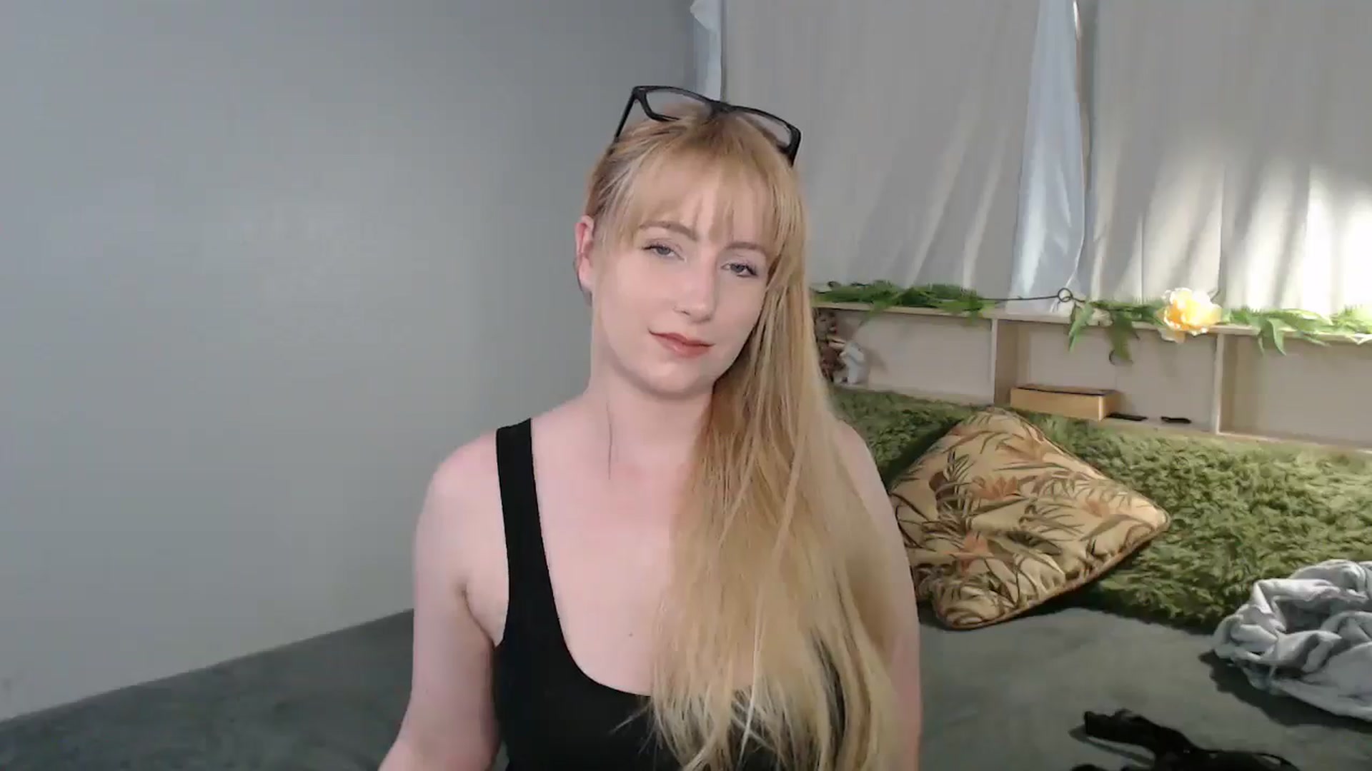 Gallery image thumbnail from Gardengirl69's myfreecams stream on, 04/29/2025, 21:33 image 11 of 20