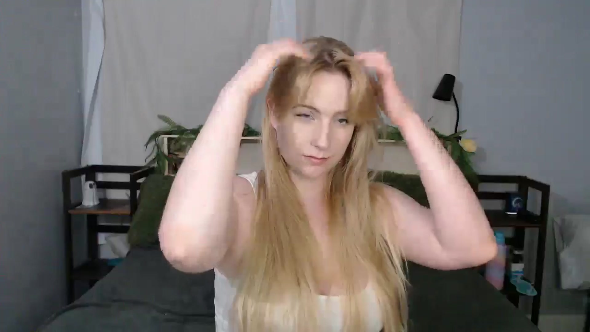 Gallery image thumbnail from Gardengirl69's myfreecams stream on, 05/05/2025, 21:52 image 10 of 20