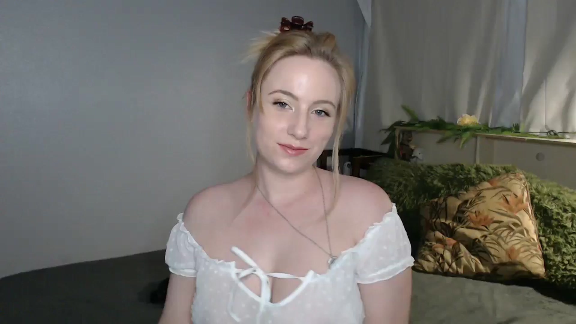 Gallery image thumbnail from Gardengirl69's myfreecams stream on, 05/11/2025, 23:19 image 10 of 20