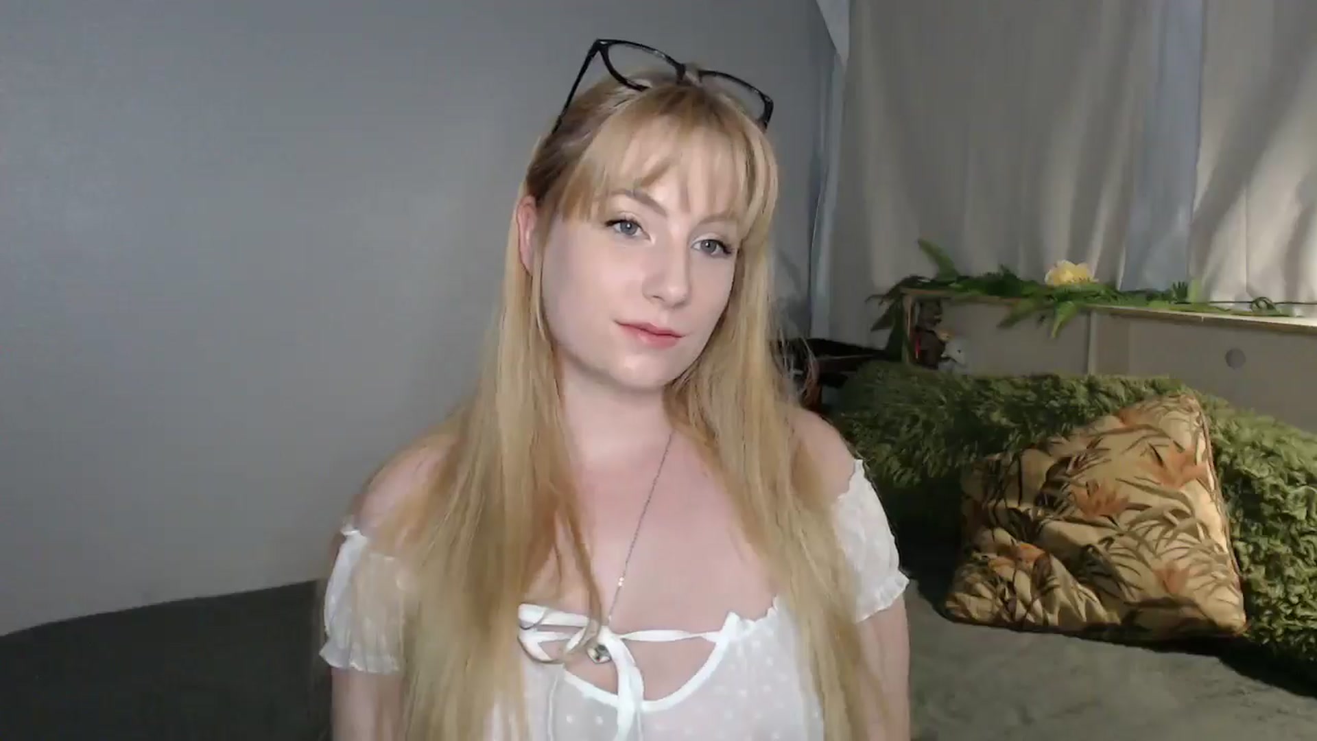 Gallery image thumbnail from Gardengirl69's myfreecams stream on, 05/11/2025, 23:19 image 6 of 20