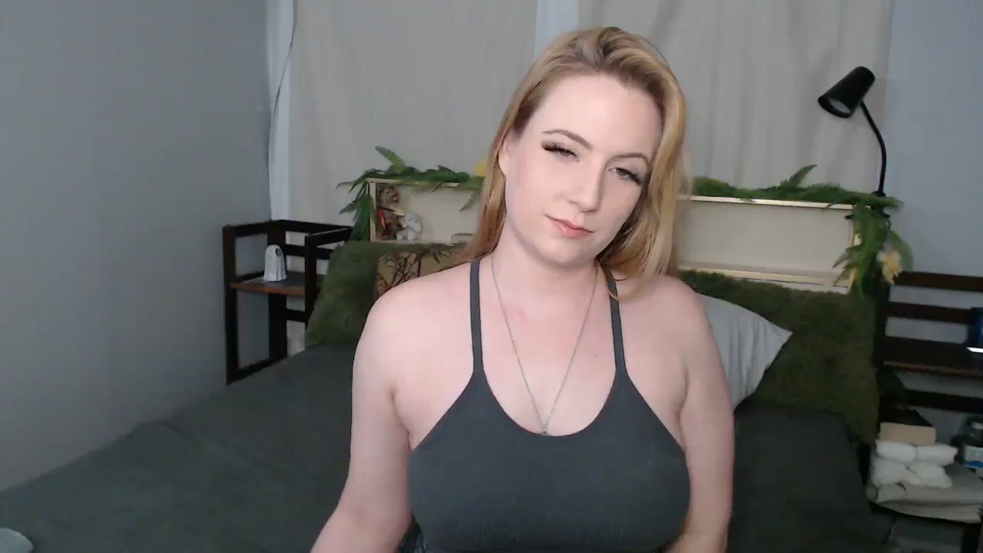 Gallery image thumbnail from Gardengirl69's myfreecams stream on, 05/12/2025, 19:54 image 15 of 20