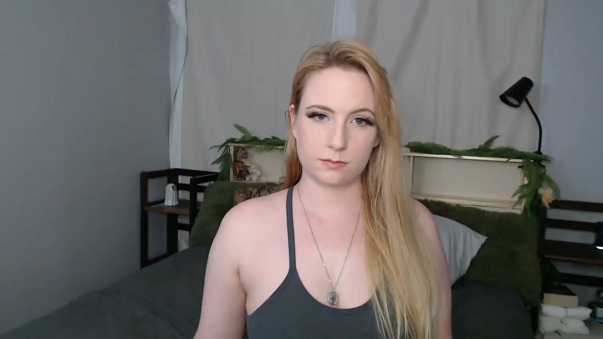 Gallery image thumbnail from Gardengirl69's myfreecams stream on, 05/12/2025, 19:54 image 7 of 20