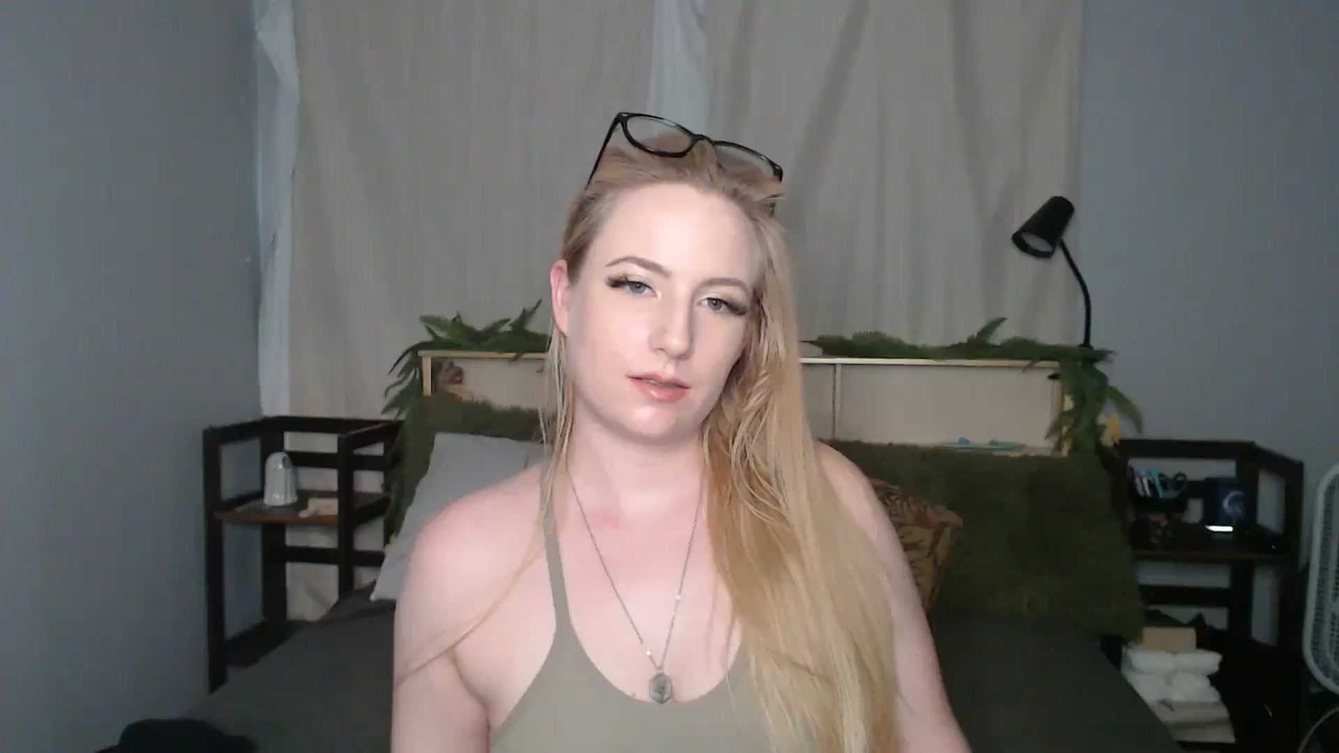Gallery image thumbnail from Gardengirl69's myfreecams stream on, 05/13/2025, 21:53 image 6 of 20