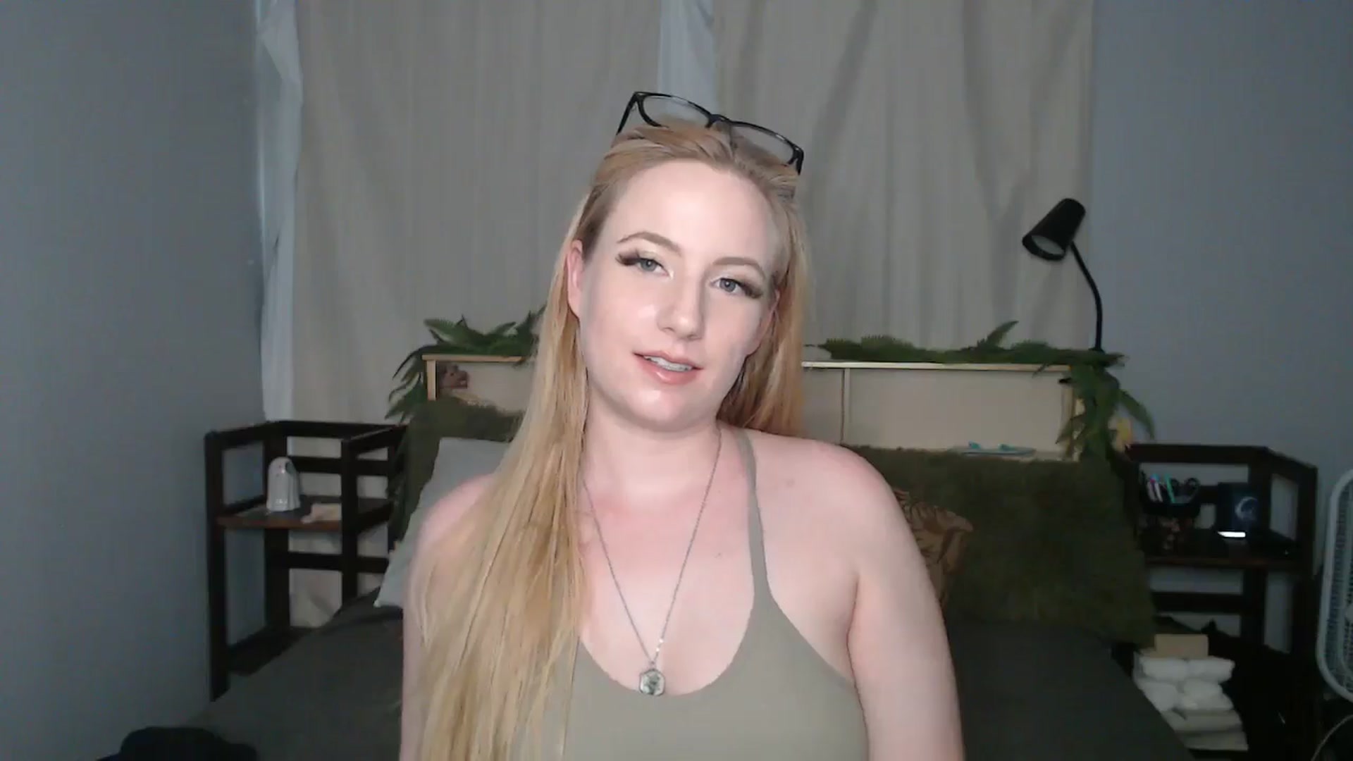 Gallery image thumbnail from Gardengirl69's myfreecams stream on, 05/13/2025, 21:53 image 3 of 20