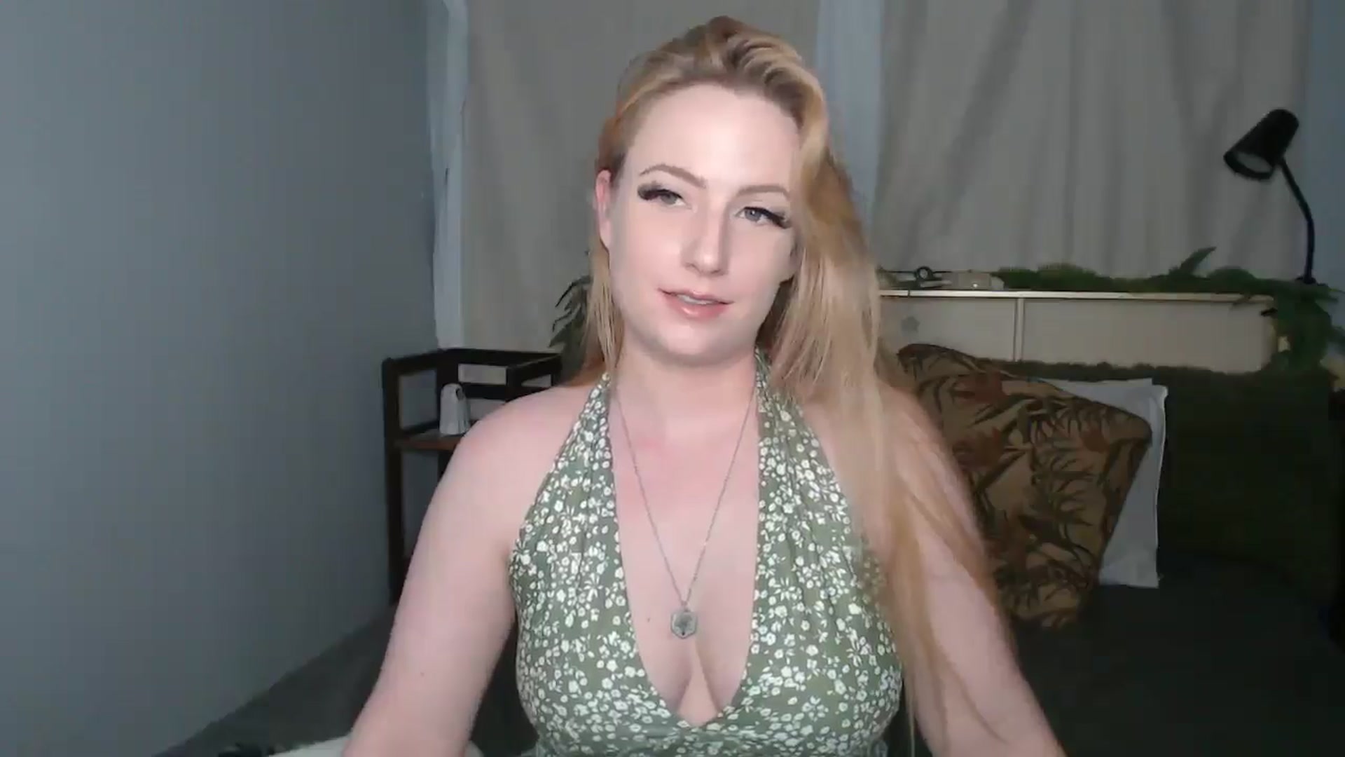 Gallery image thumbnail from Gardengirl69's myfreecams stream on, 05/14/2025, 21:30 image 15 of 20