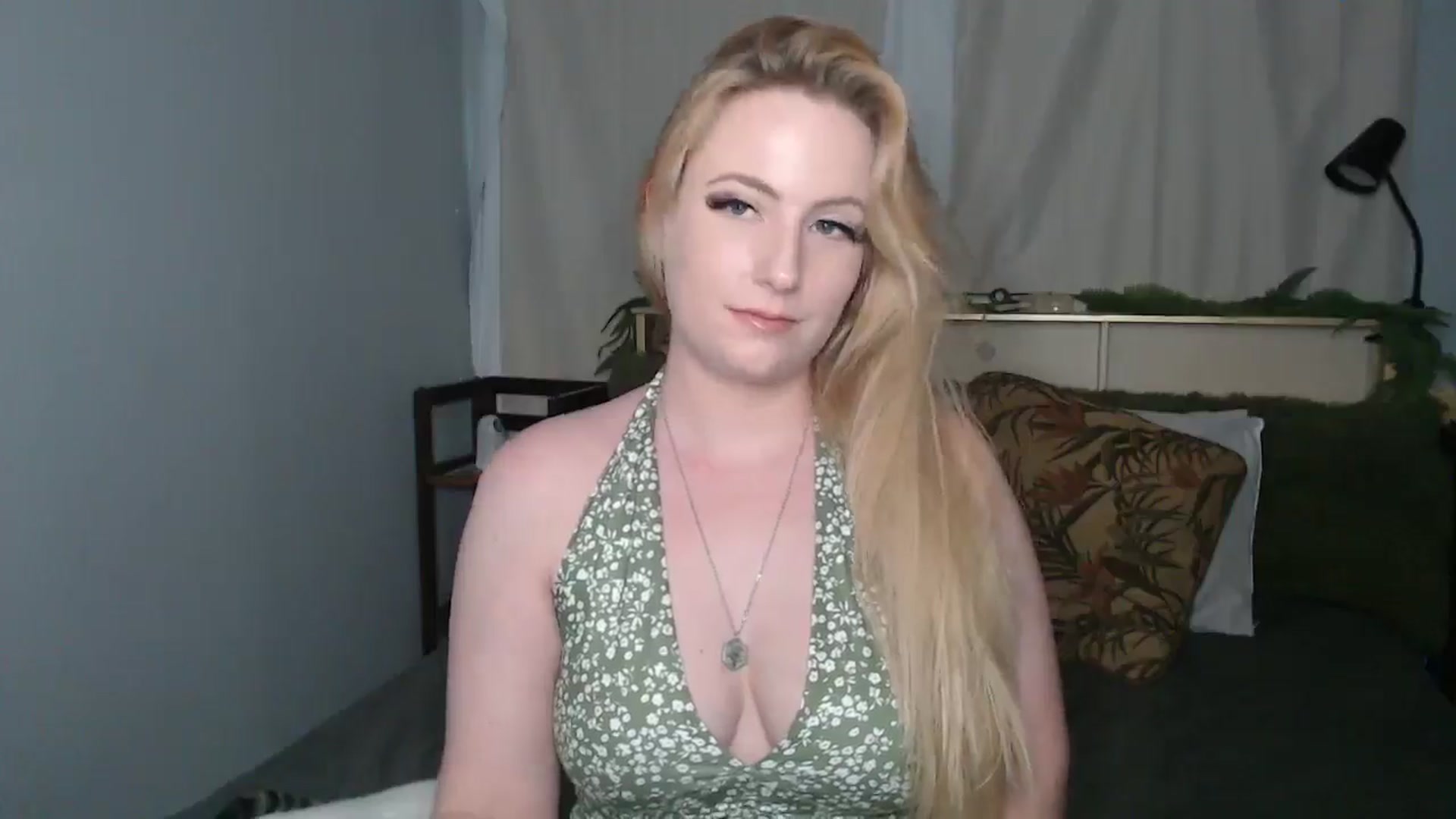Gallery image thumbnail from Gardengirl69's myfreecams stream on, 05/14/2025, 21:30 image 6 of 20