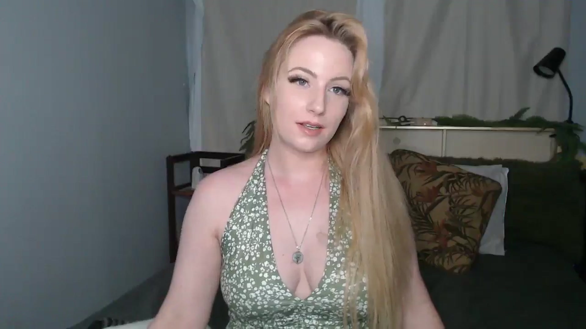Gallery image thumbnail from Gardengirl69's myfreecams stream on, 05/14/2025, 21:30 image 11 of 20