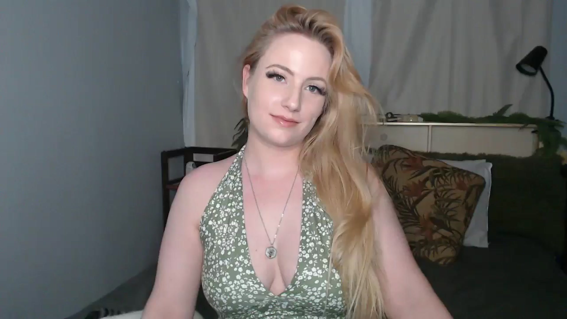 Gallery image thumbnail from Gardengirl69's myfreecams stream on, 05/14/2025, 21:30 image 9 of 20