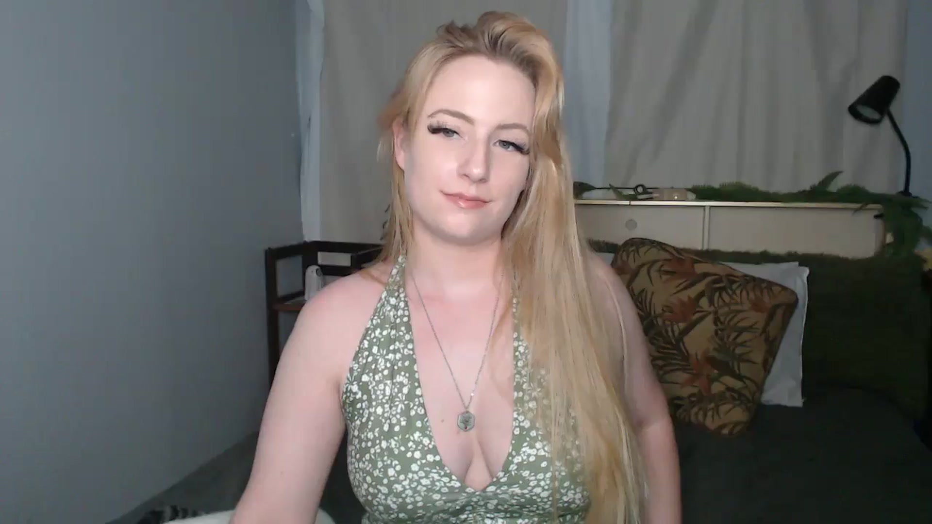 Gallery image thumbnail from Gardengirl69's myfreecams stream on, 05/14/2025, 21:30 image 3 of 20