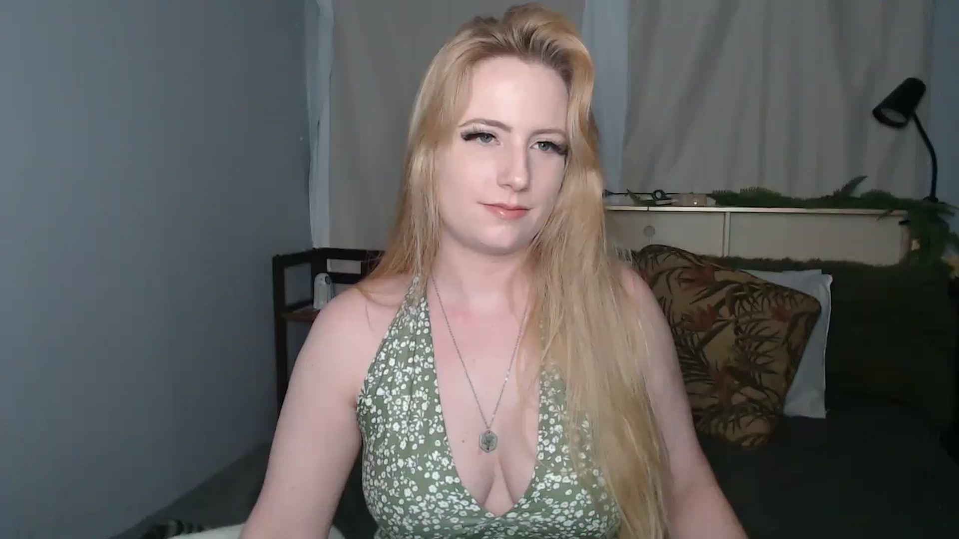 Gallery image thumbnail from Gardengirl69's myfreecams stream on, 05/14/2025, 21:30 image 4 of 20