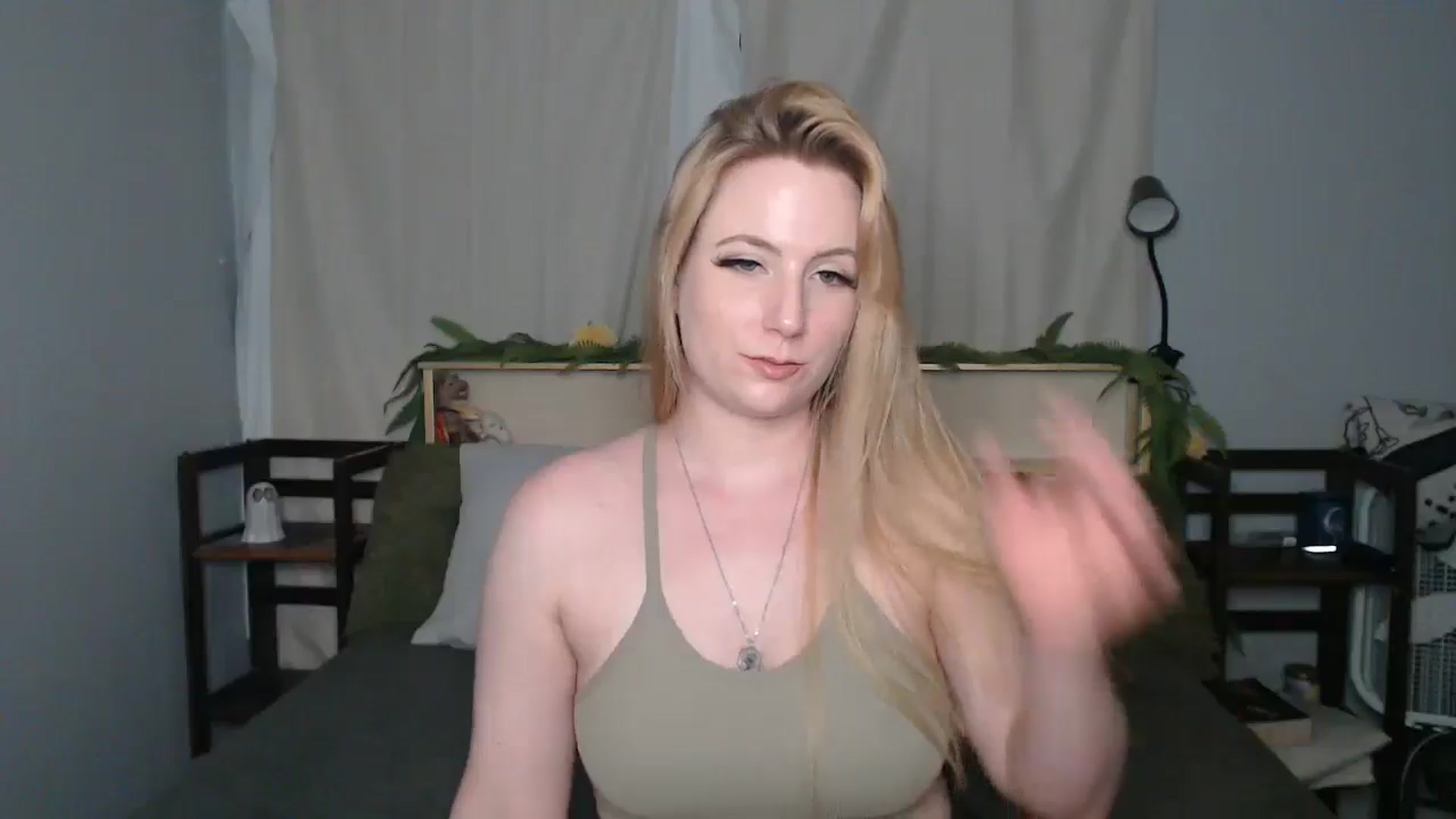 Gallery image thumbnail from Gardengirl69's myfreecams stream on, 05/20/2025, 21:22 image 20 of 20