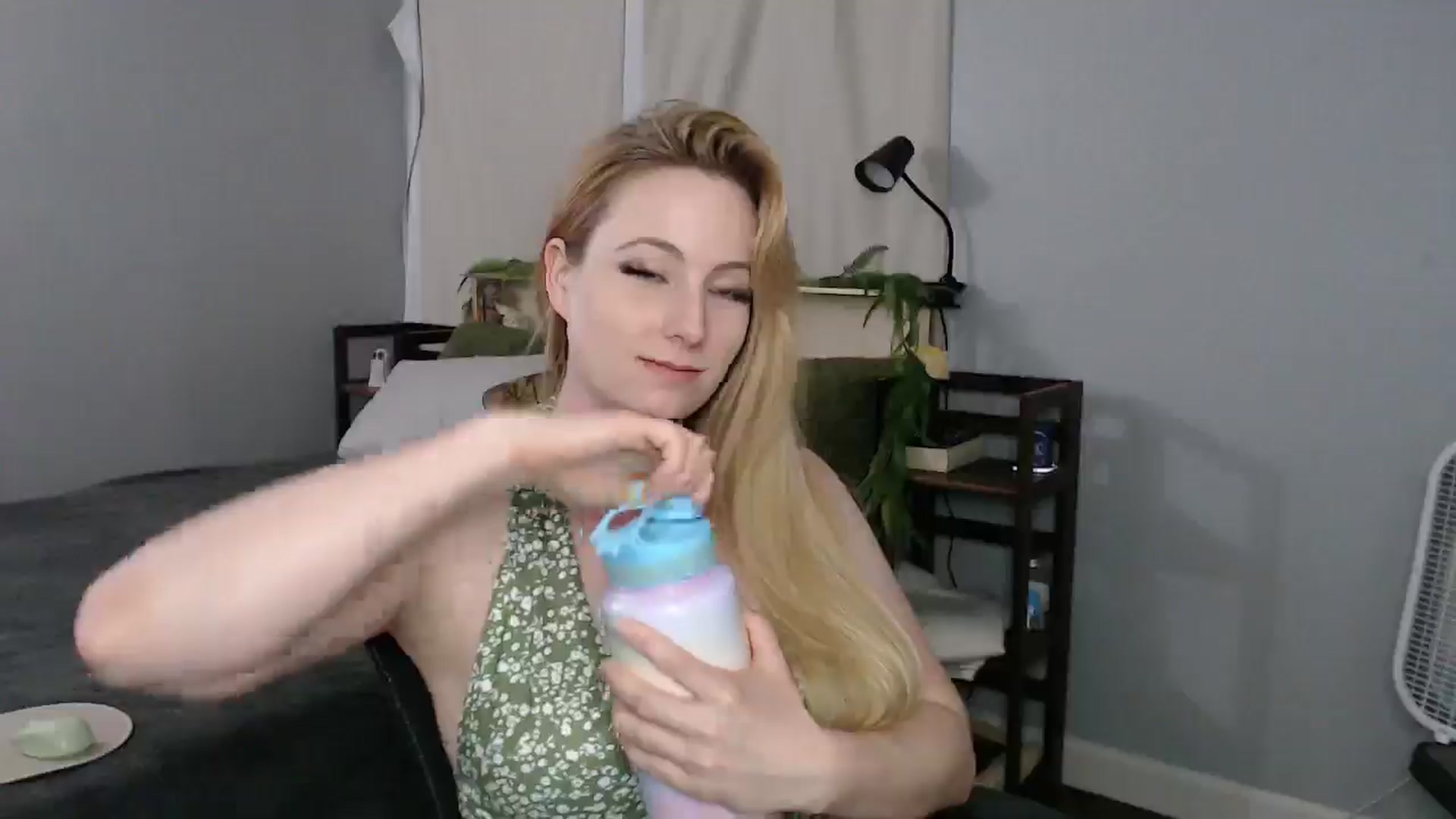 Gallery image thumbnail from Gardengirl69's myfreecams stream on, 05/25/2025, 01:39 image 9 of 20