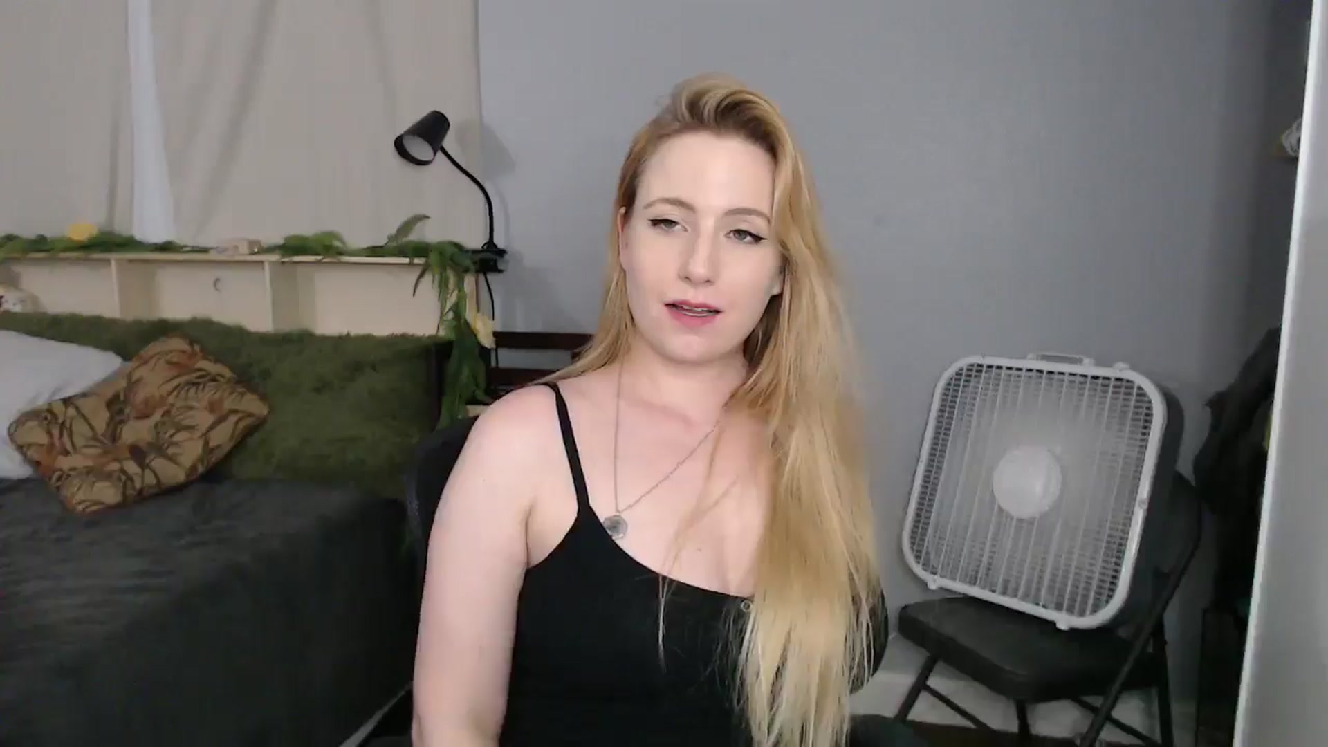 Gallery image thumbnail from Gardengirl69's myfreecams stream on, 05/26/2025, 03:01 image 7 of 20