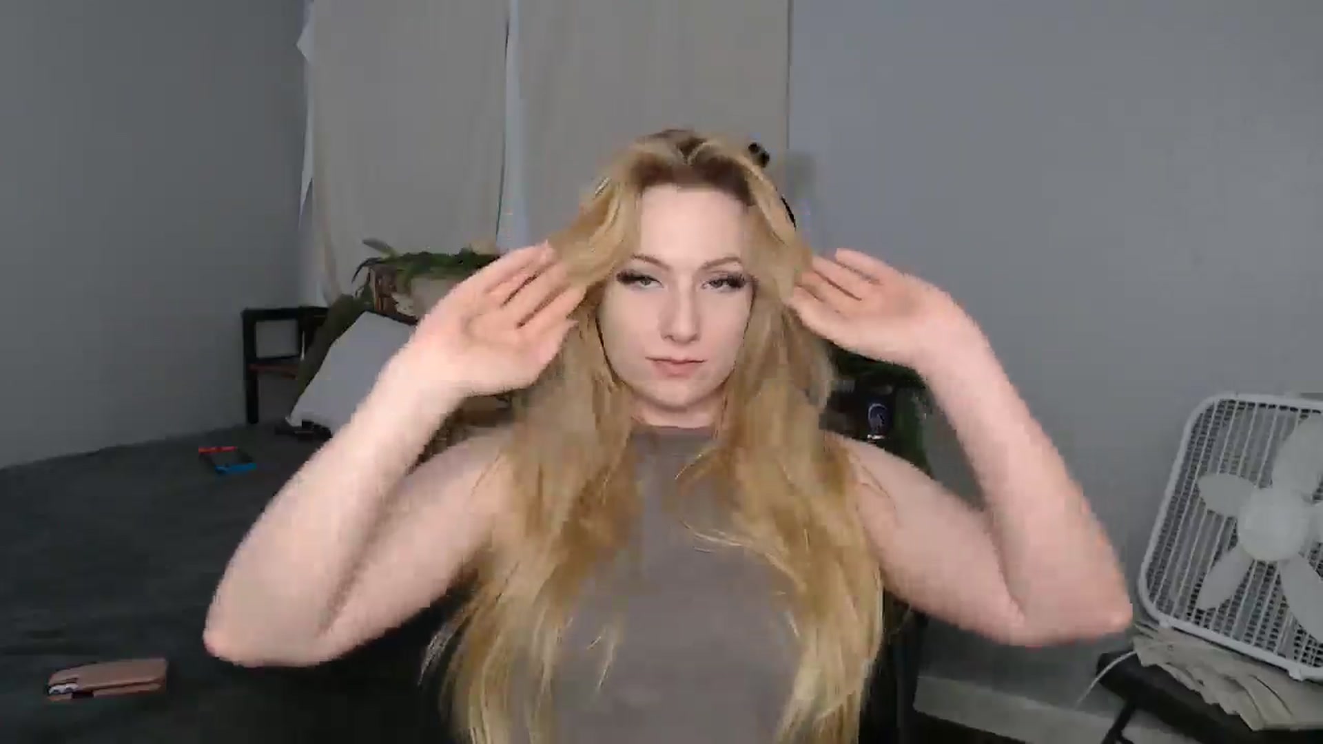 Gallery image thumbnail from Gardengirl69's myfreecams stream on, 06/08/2025, 24:34 image 15 of 20