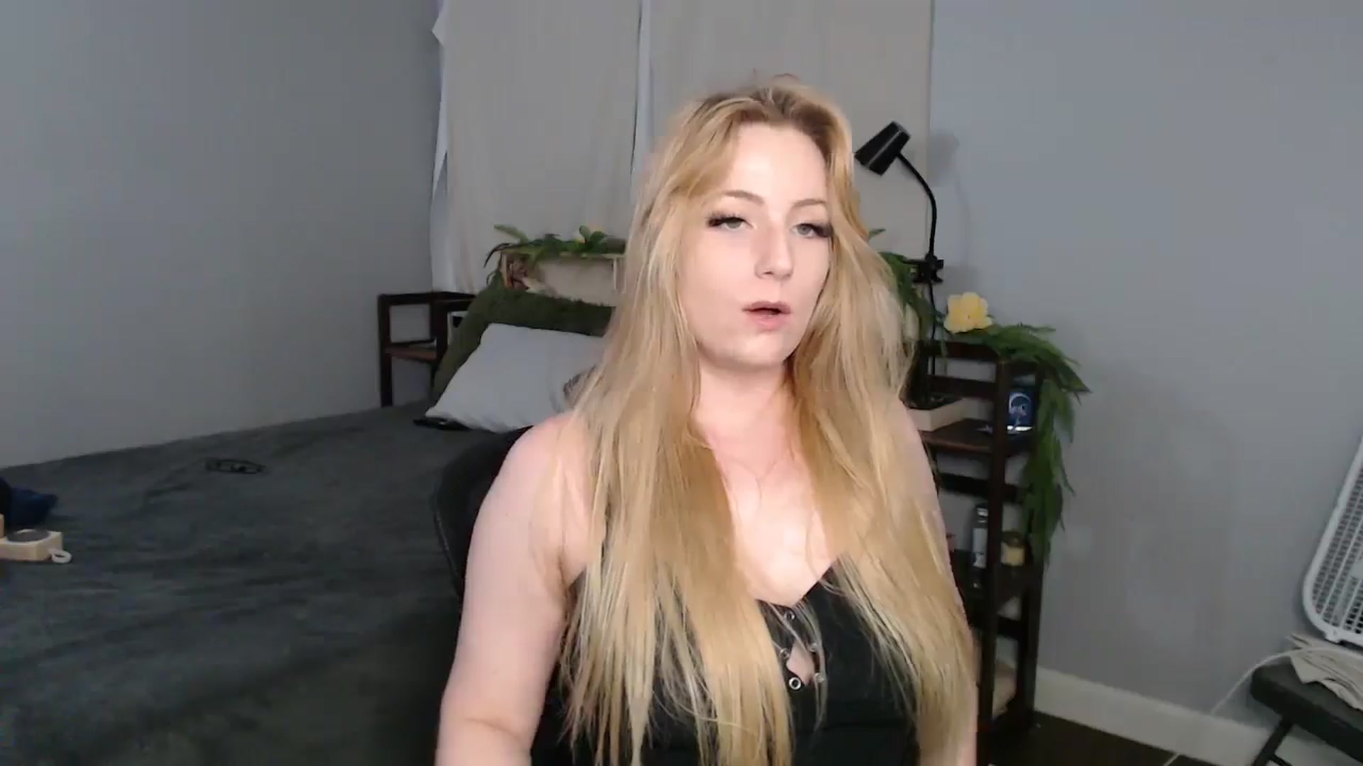 Gallery image thumbnail from Gardengirl69's myfreecams stream on, 06/09/2025, 03:29 image 11 of 20