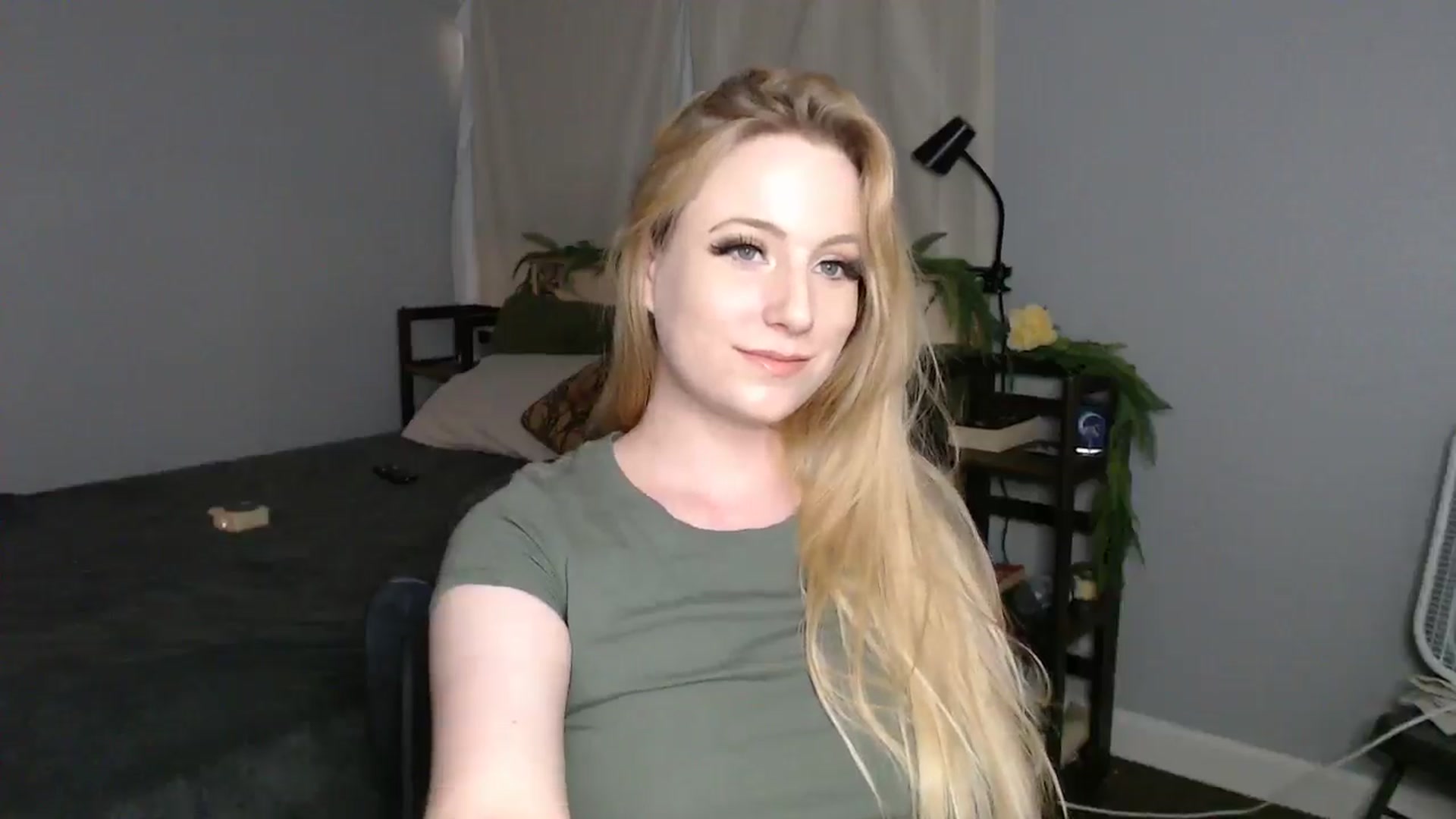 Gallery image thumbnail from Gardengirl69's myfreecams stream on, 06/10/2025, 21:30 image 3 of 20