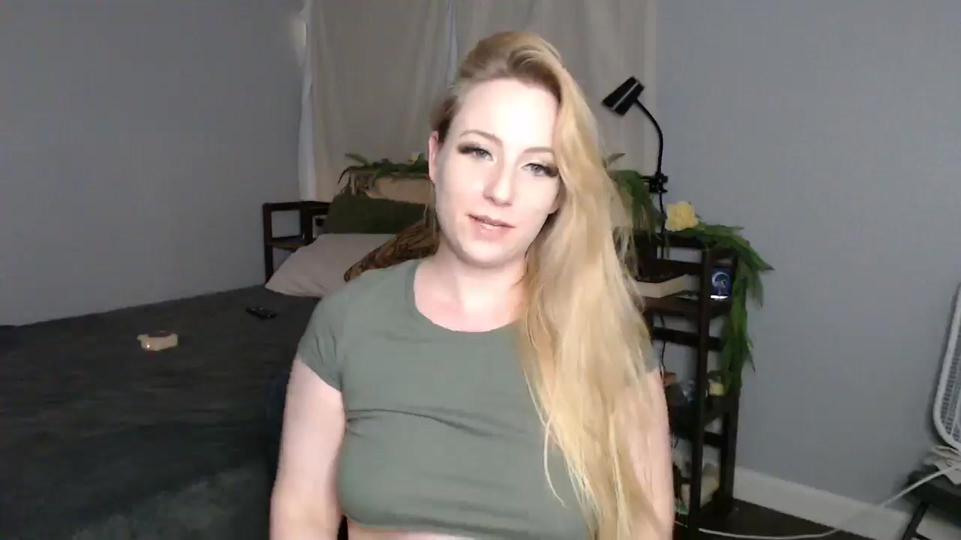 Gallery image thumbnail from Gardengirl69's myfreecams stream on, 06/10/2025, 21:30 image 15 of 20