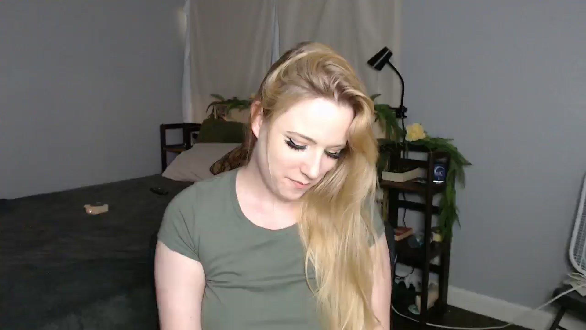 Gallery image thumbnail from Gardengirl69's myfreecams stream on, 06/10/2025, 21:30 image 14 of 20