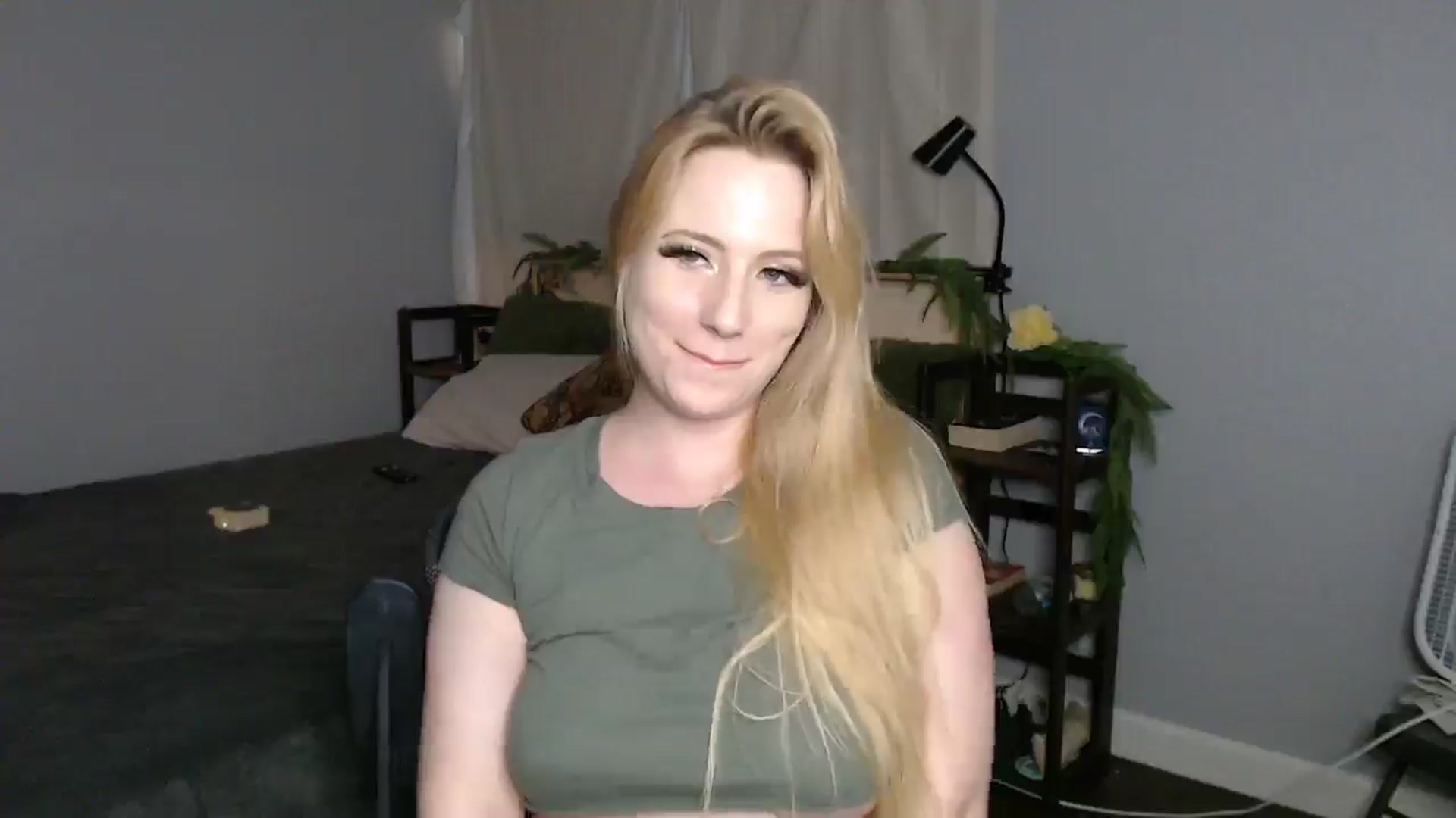 Gallery image thumbnail from Gardengirl69's myfreecams stream on, 06/10/2025, 21:30 image 13 of 20