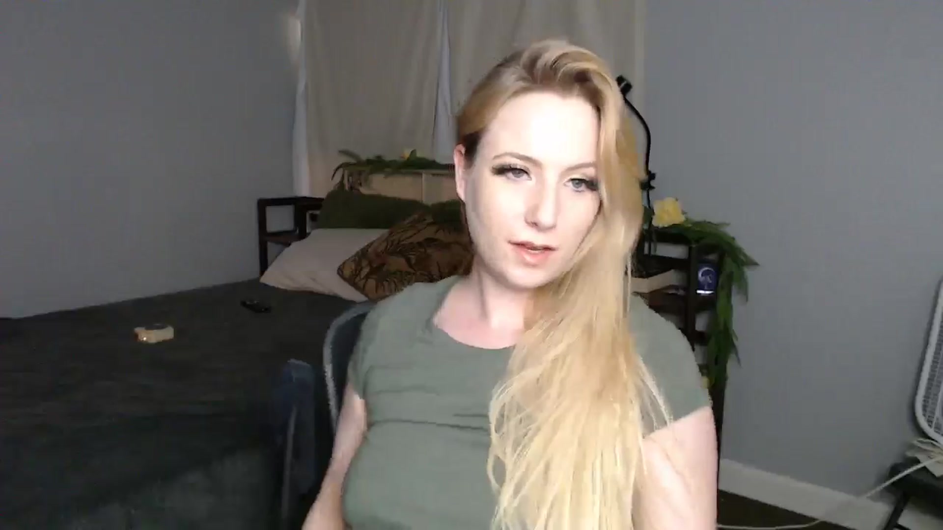 Gallery image thumbnail from Gardengirl69's myfreecams stream on, 06/10/2025, 21:30 image 5 of 20