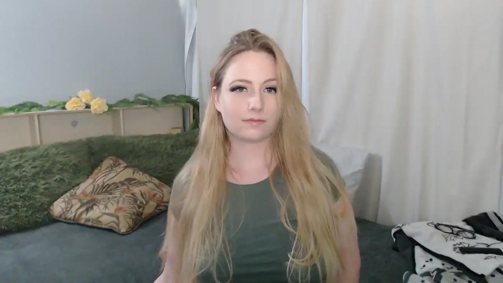 Gallery image thumbnail from Gardengirl69's myfreecams stream on, 07/05/2025, 21:37 image 6 of 20