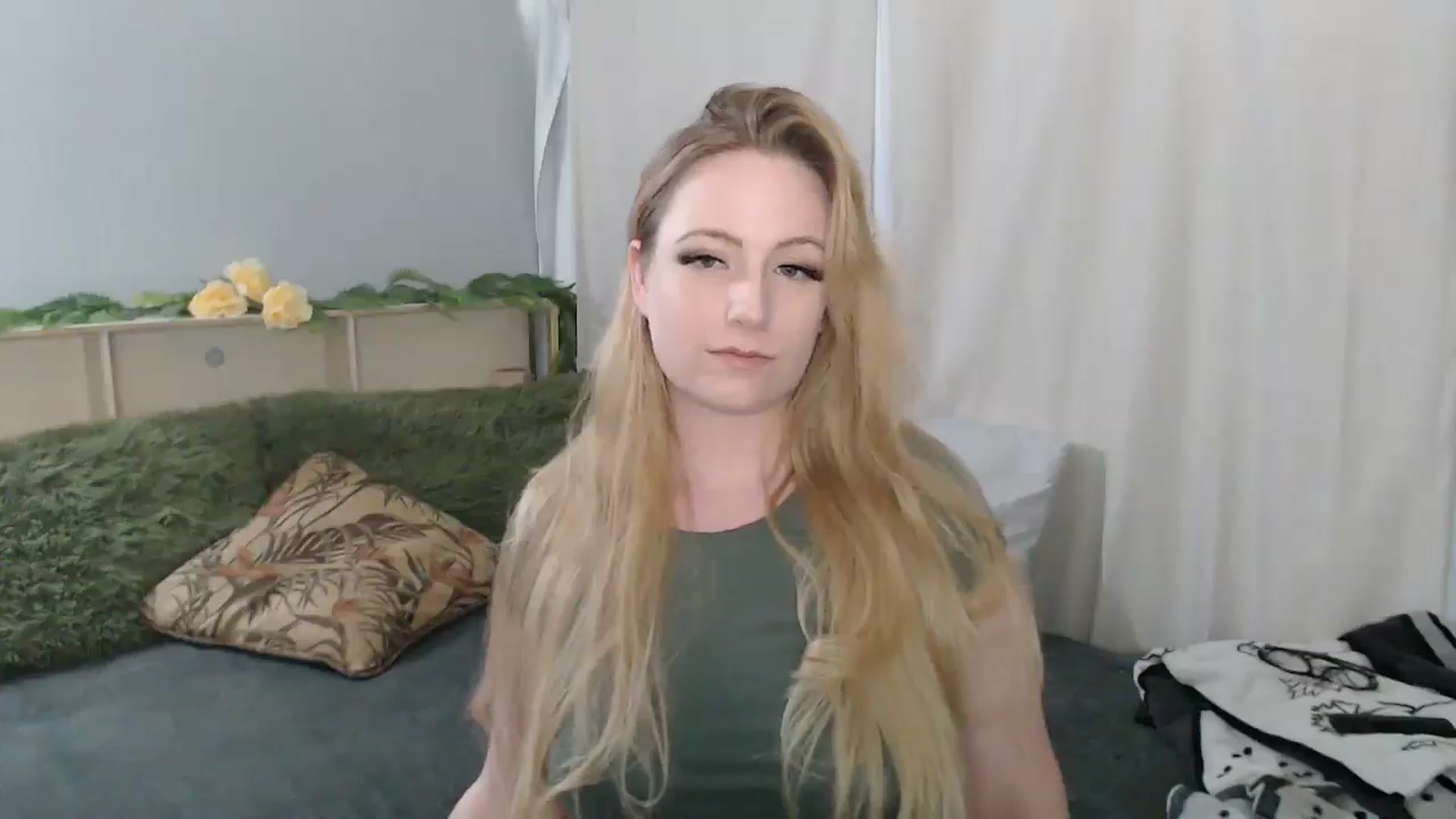 Gallery image thumbnail from Gardengirl69's myfreecams stream on, 07/05/2025, 21:37 image 4 of 20