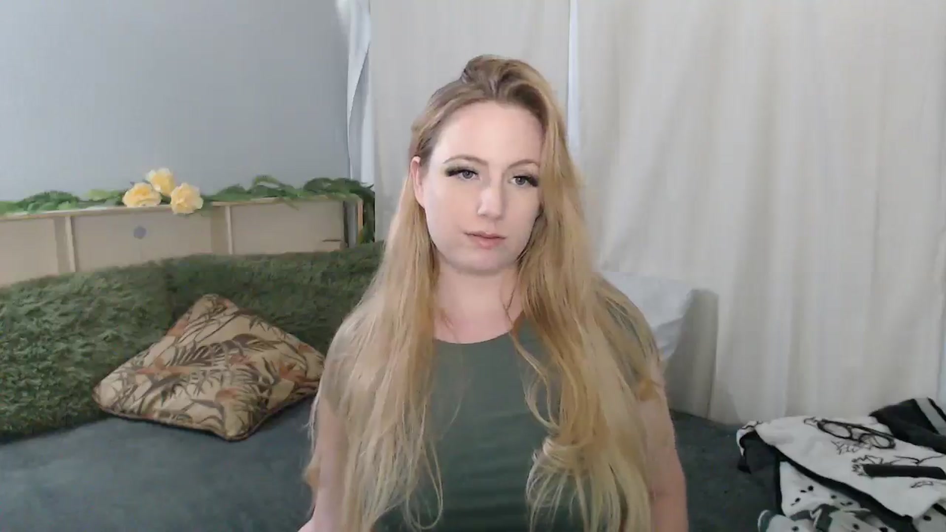 Gallery image thumbnail from Gardengirl69's myfreecams stream on, 07/05/2025, 21:37 image 5 of 20