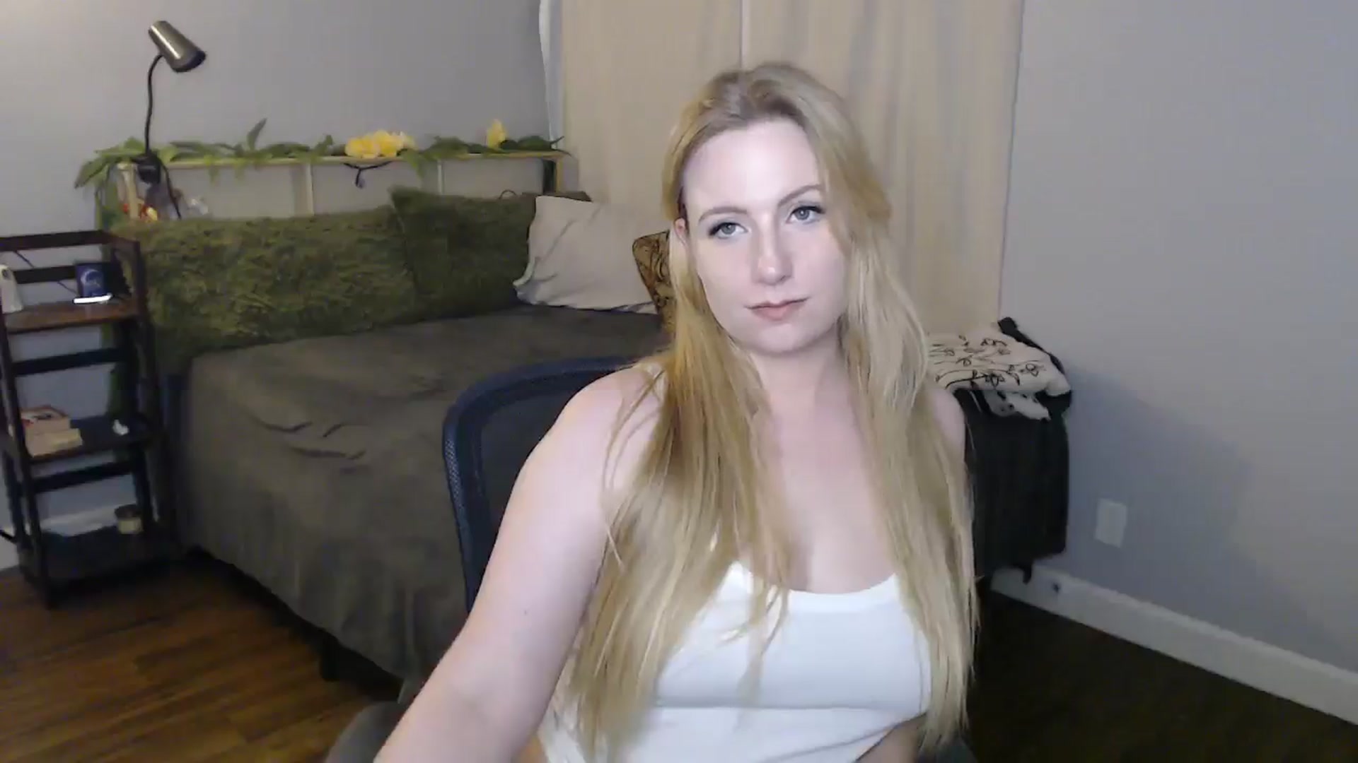 Gallery image thumbnail from Gardengirl69's myfreecams stream on, 07/26/2025, 20:50 image 12 of 20