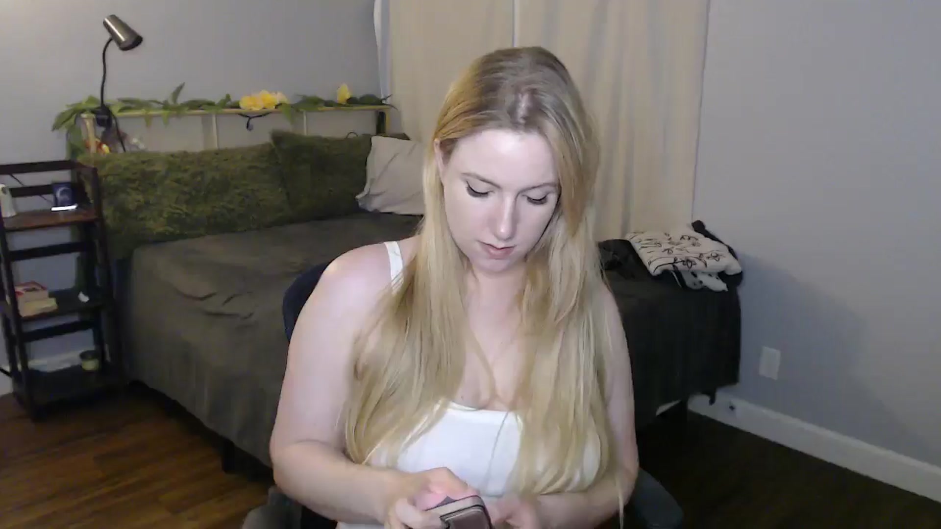 Gallery image thumbnail from Gardengirl69's myfreecams stream on, 07/26/2025, 20:50 image 20 of 20