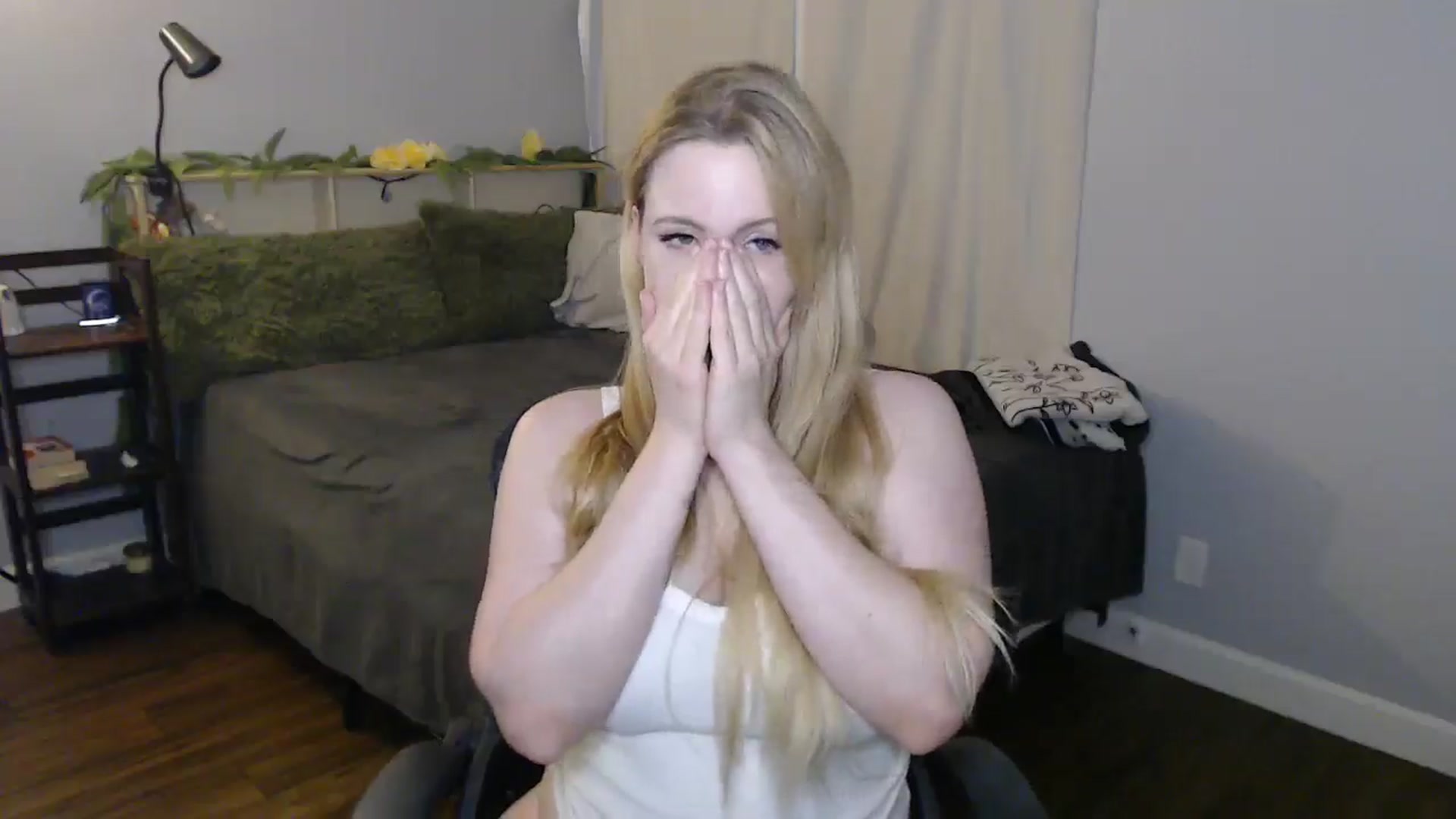 Gallery image thumbnail from Gardengirl69's myfreecams stream on, 07/26/2025, 20:50 image 19 of 20