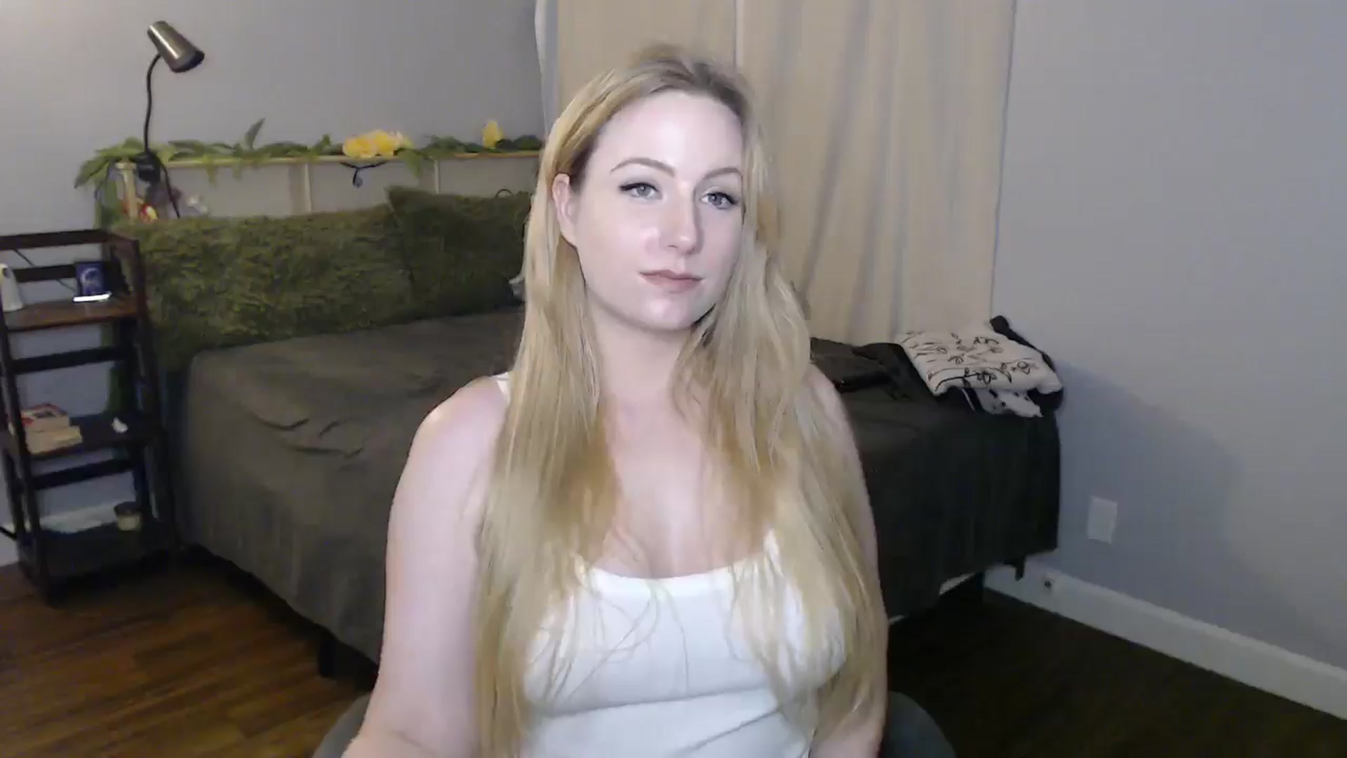 Gallery image thumbnail from Gardengirl69's myfreecams stream on, 07/26/2025, 20:50 image 10 of 20