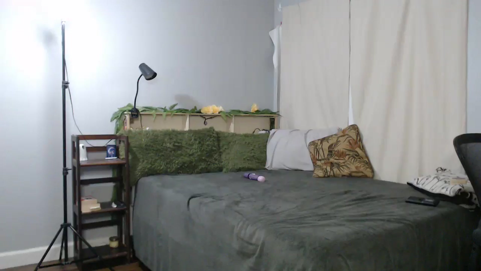 Gallery image thumbnail from Gardengirl69's myfreecams stream on, 07/28/2025, 04:06 image 20 of 20