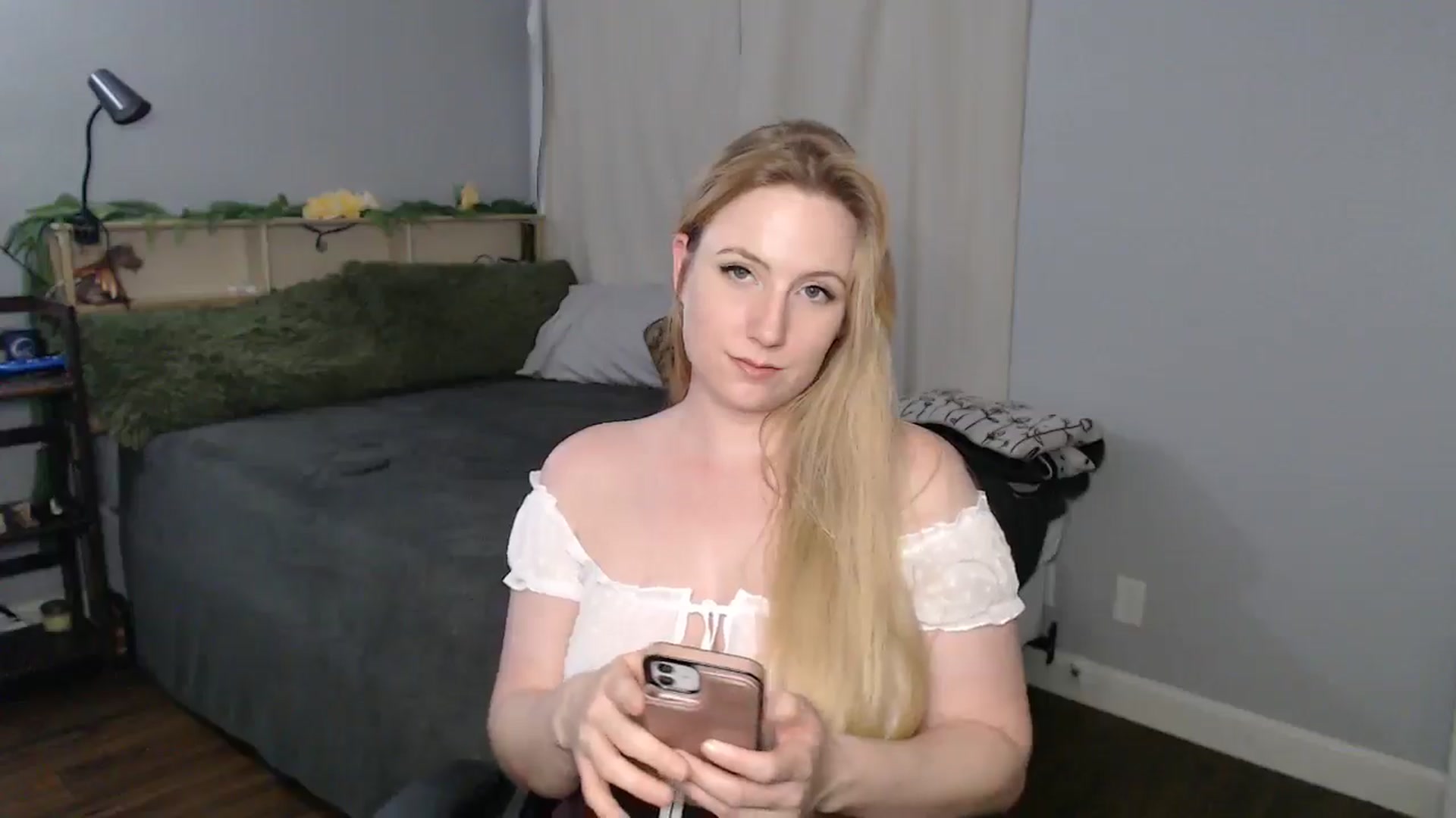 Gallery image thumbnail from Gardengirl69's myfreecams stream on, 07/30/2025, 02:45 image 15 of 20
