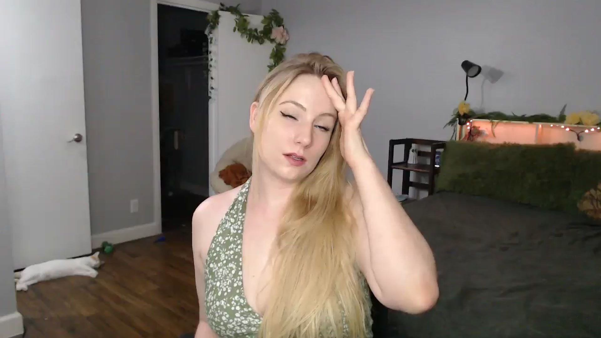 Gallery image thumbnail from Gardengirl69's myfreecams stream on, 08/06/2025, 01:17 image 10 of 20