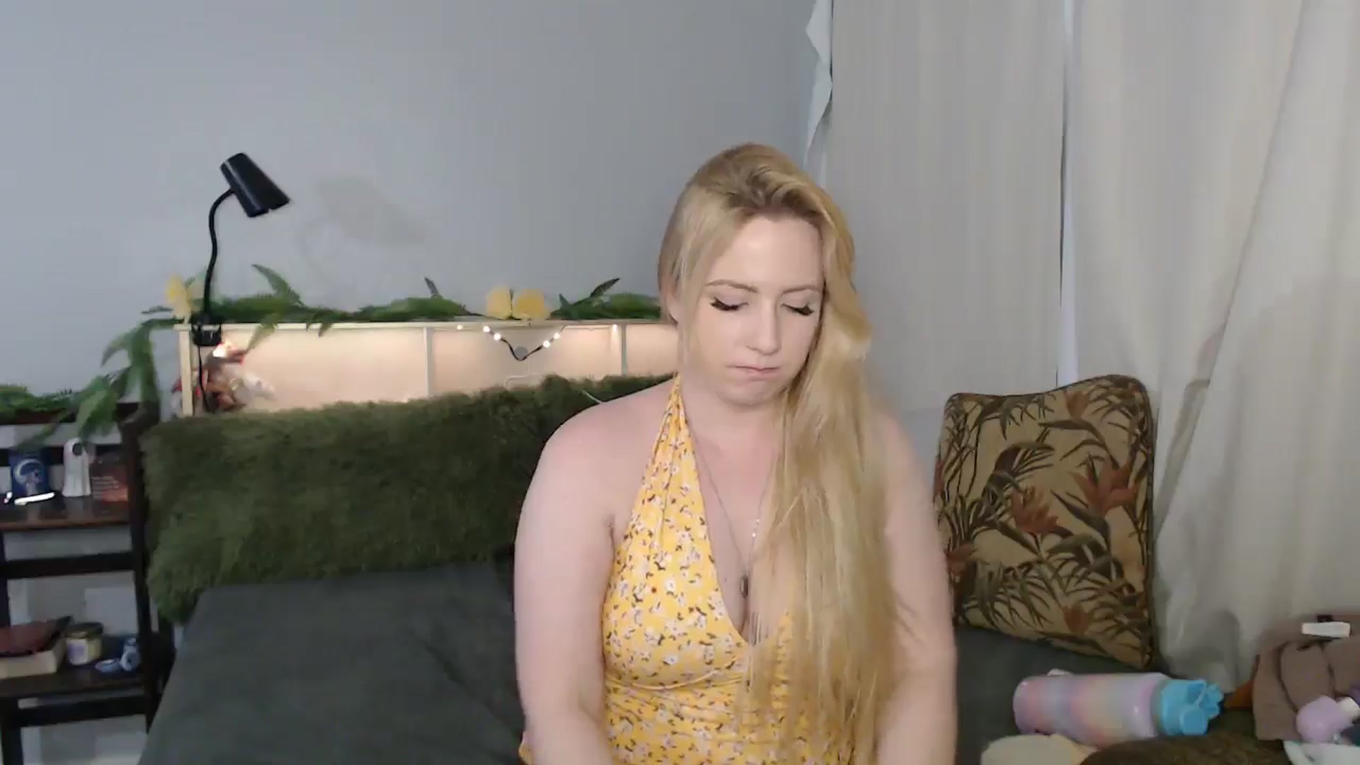 Gallery image thumbnail from Gardengirl69's myfreecams stream on, 10/26/2025, 22:19 image 3 of 20