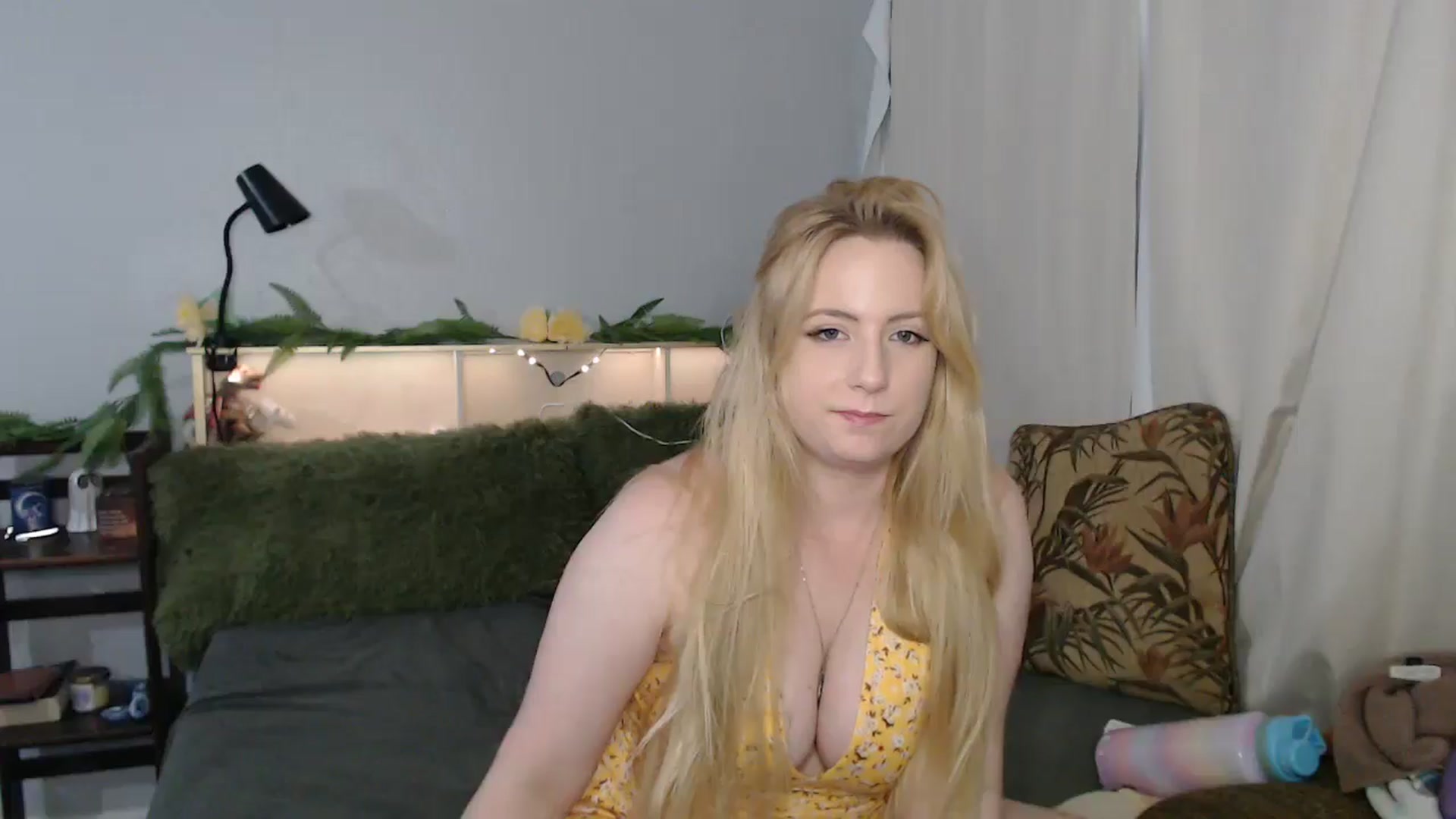 Gallery image thumbnail from Gardengirl69's myfreecams stream on, 10/26/2025, 22:19 image 19 of 20