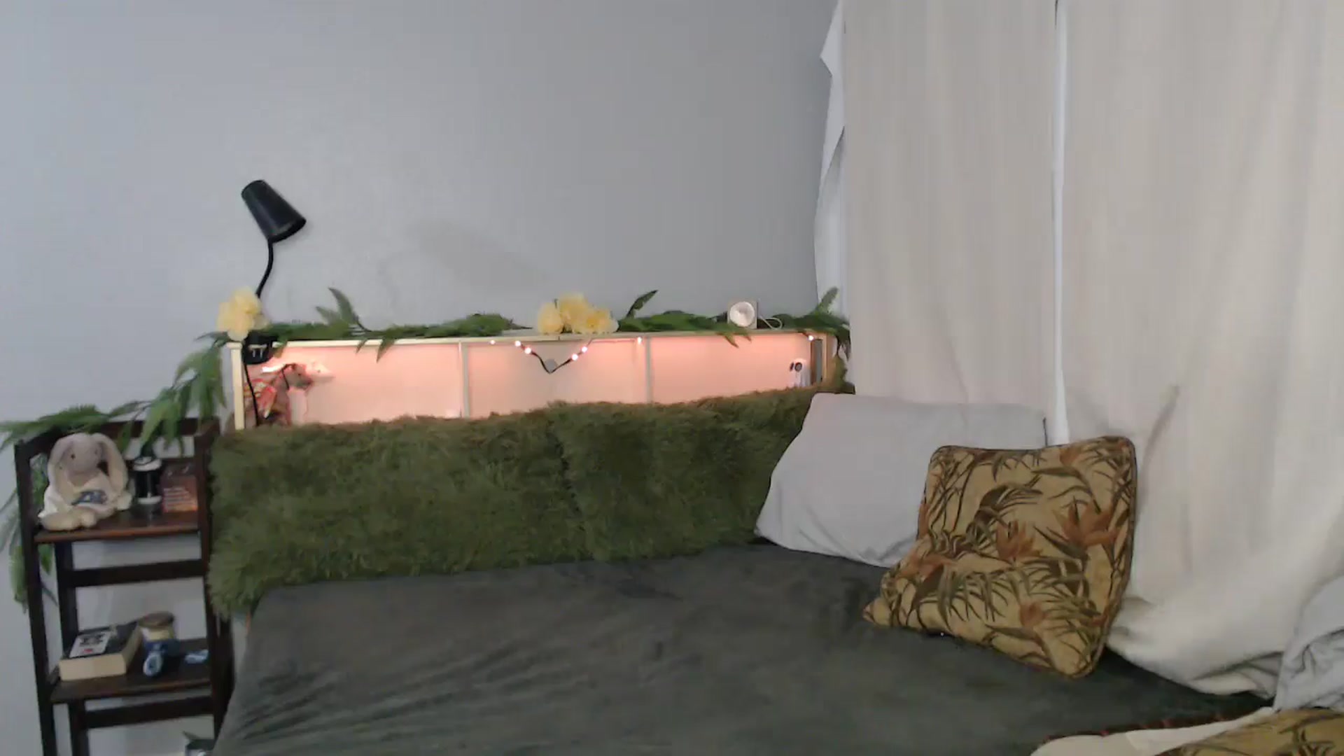Gallery image thumbnail from Gardengirl69's myfreecams stream on, 11/17/2025, 02:46 image 3 of 20