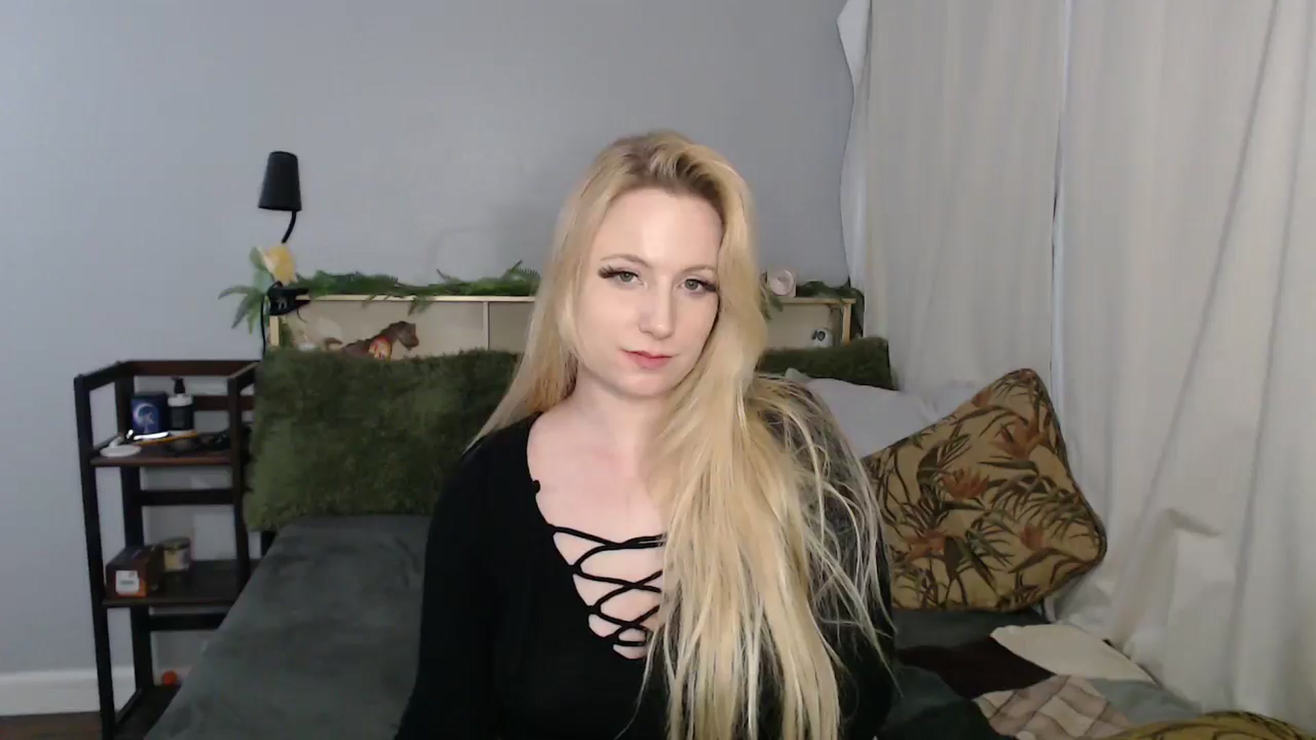 Gallery image thumbnail from Gardengirl69's myfreecams stream on, 12/28/2025, 21:00 image 3 of 20