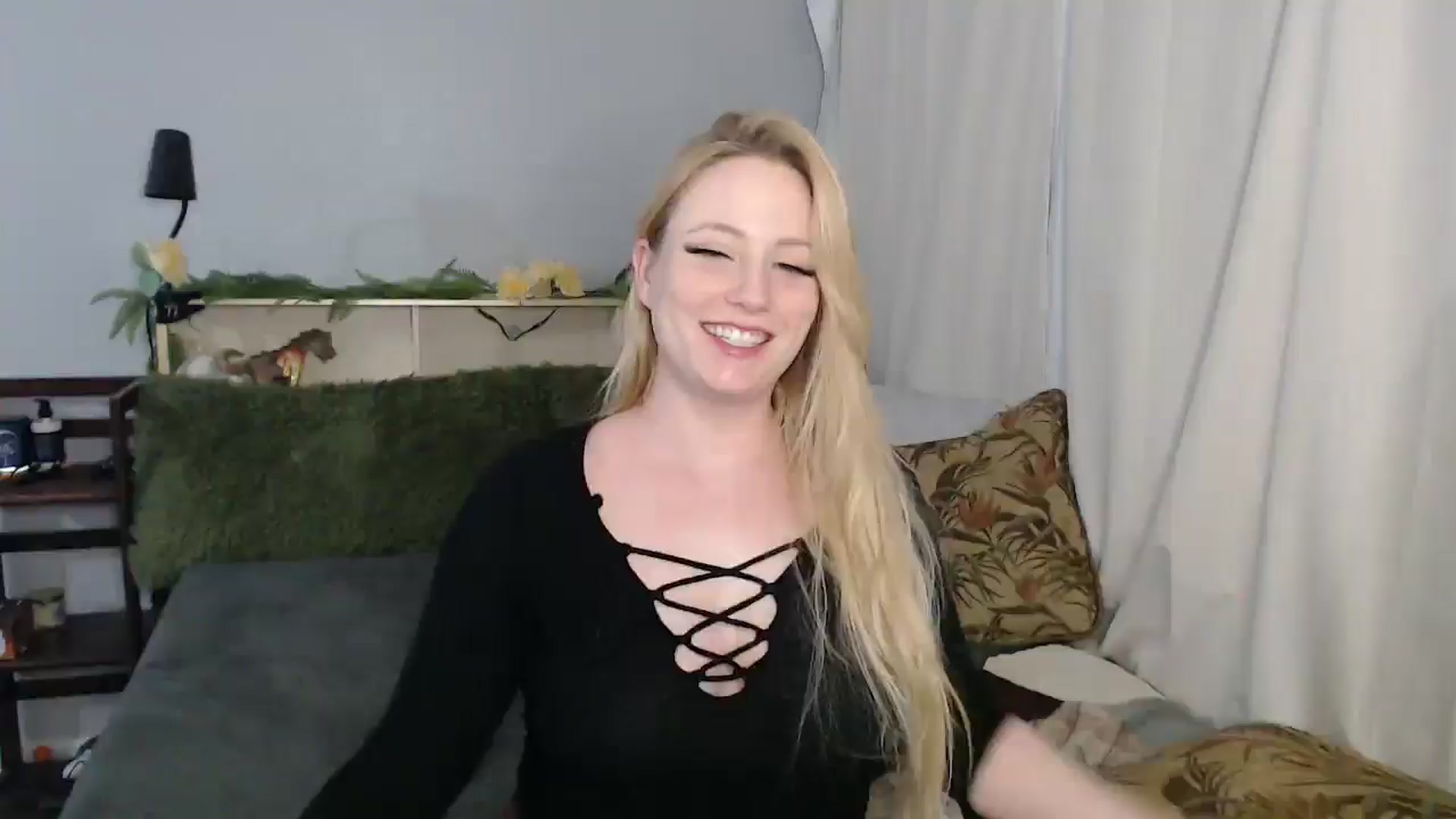 Gallery image thumbnail from Gardengirl69's myfreecams stream on, 12/29/2025, 24:51 image 1 of 20