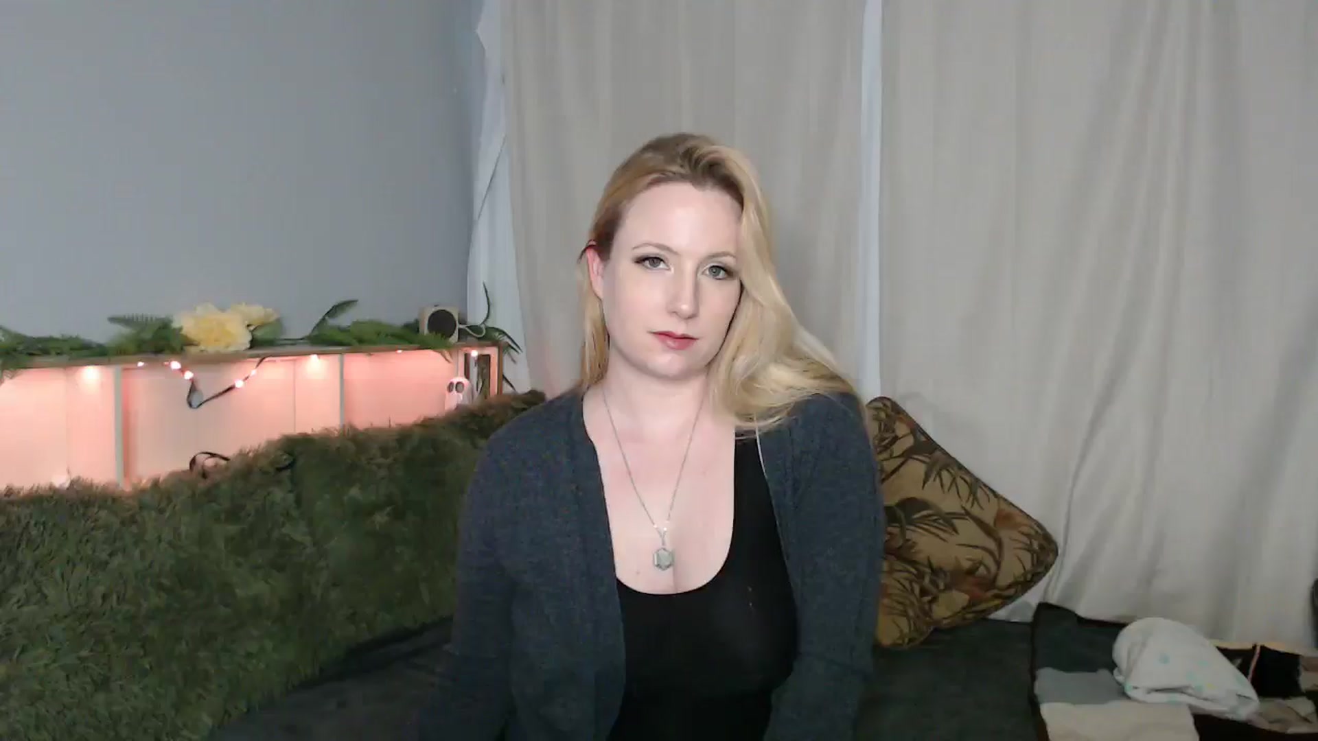 Gallery image thumbnail from Gardengirl69's myfreecams stream on, 01/10/2026, 22:43 image 10 of 20