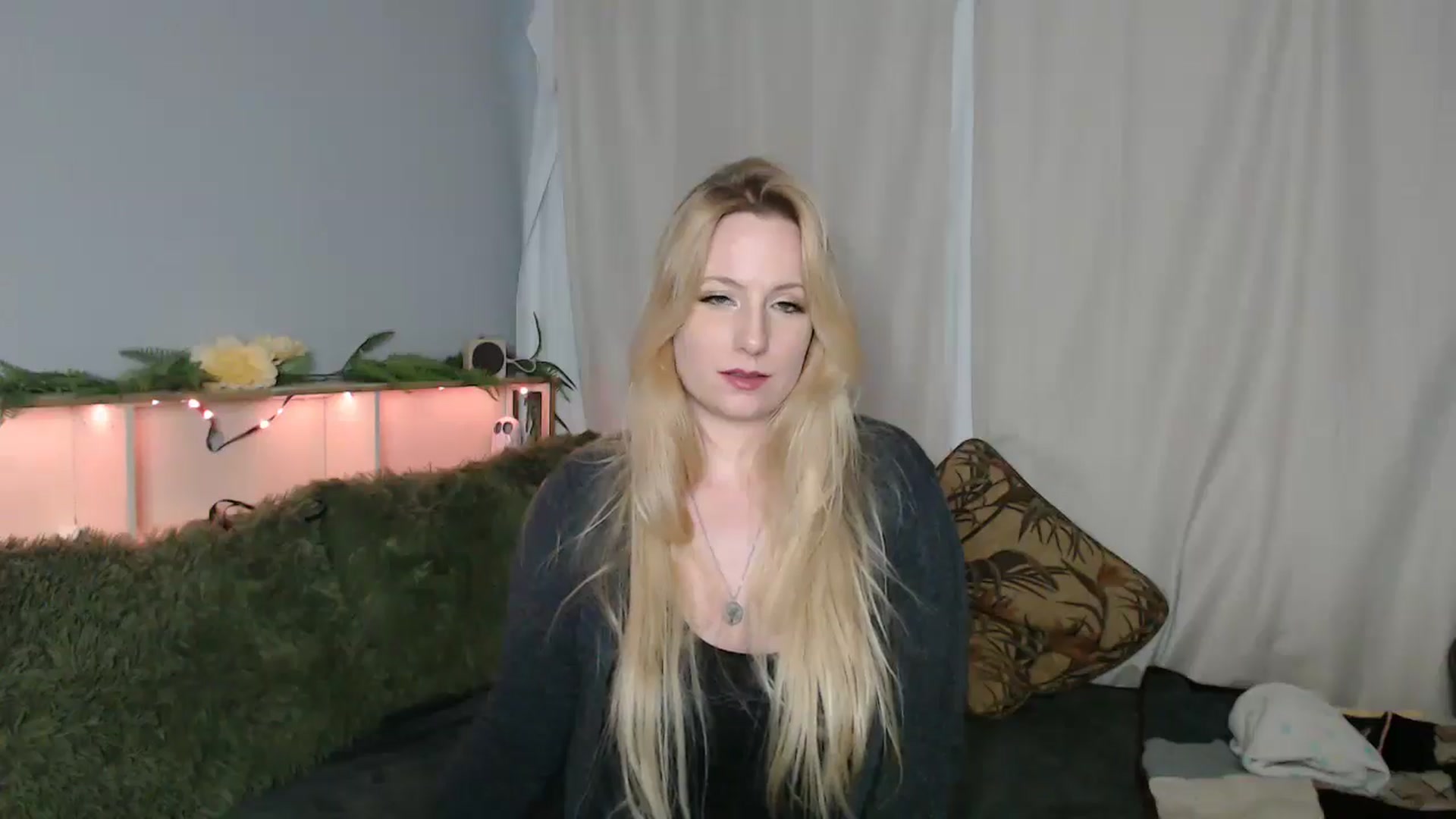 Gallery image thumbnail from Gardengirl69's myfreecams stream on, 01/10/2026, 22:43 image 4 of 20
