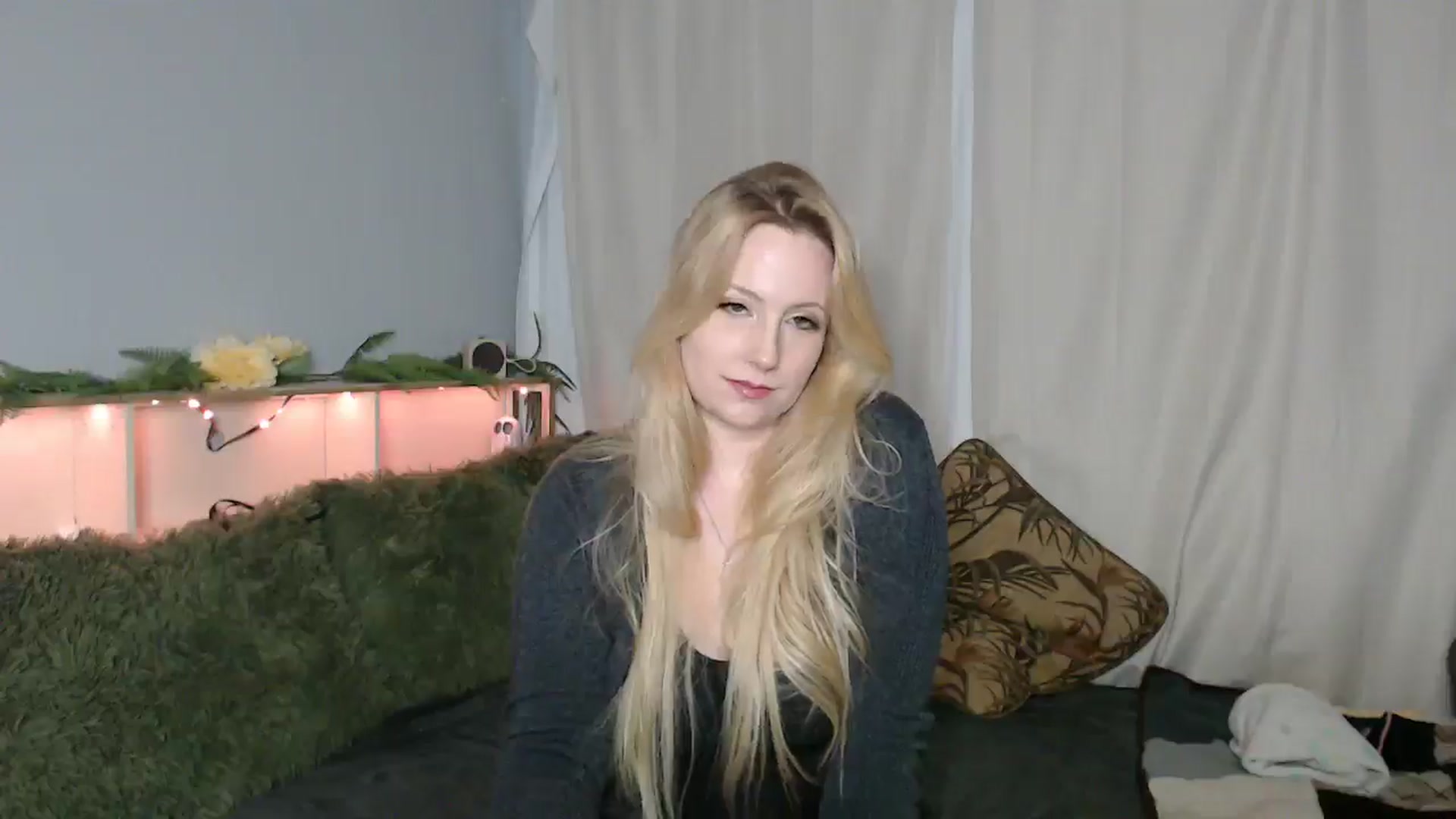 Gallery image thumbnail from Gardengirl69's myfreecams stream on, 01/10/2026, 22:43 image 3 of 20