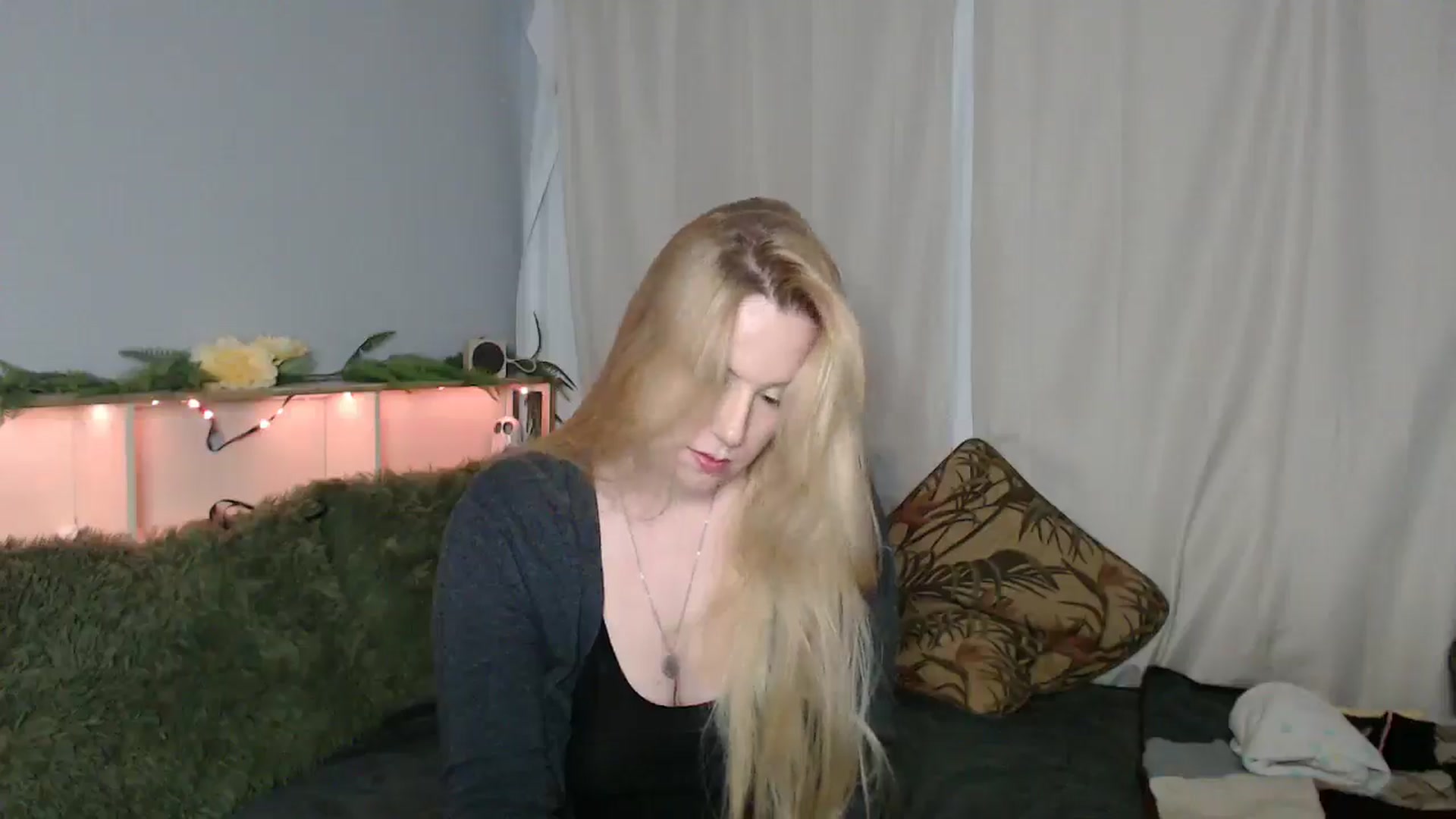 Gallery image thumbnail from Gardengirl69's myfreecams stream on, 01/10/2026, 22:43 image 16 of 20