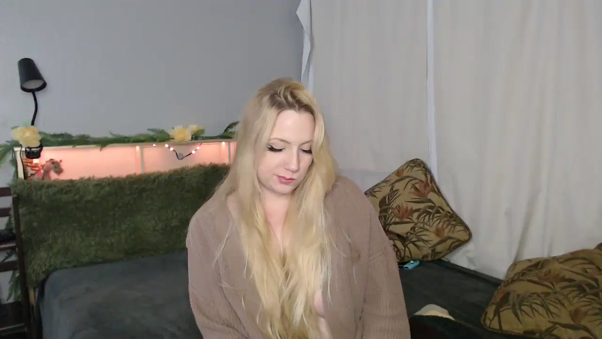 Gallery image thumbnail from Gardengirl69's myfreecams stream on, 01/14/2026, 06:32 image 5 of 20