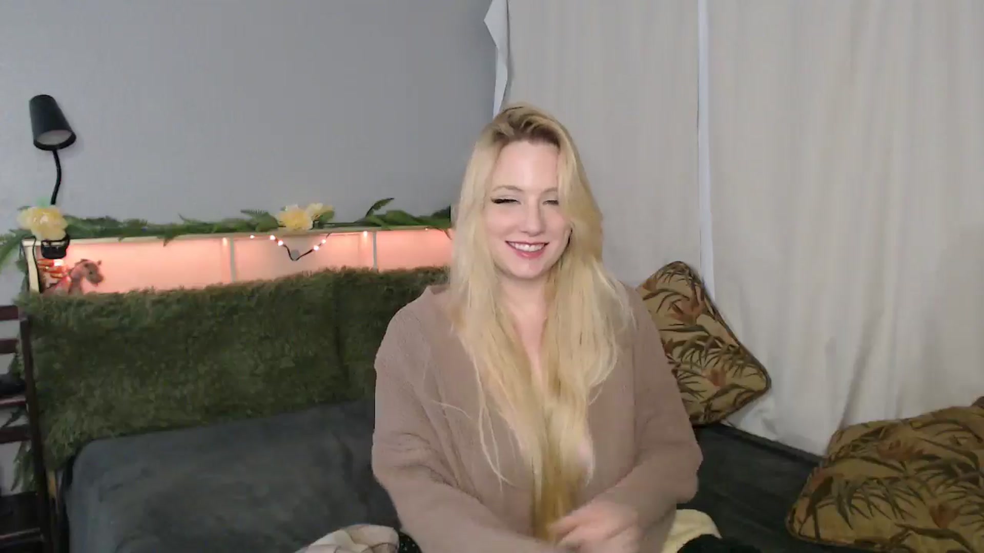 Gallery image thumbnail from Gardengirl69's myfreecams stream on, 01/14/2026, 06:32 image 9 of 20