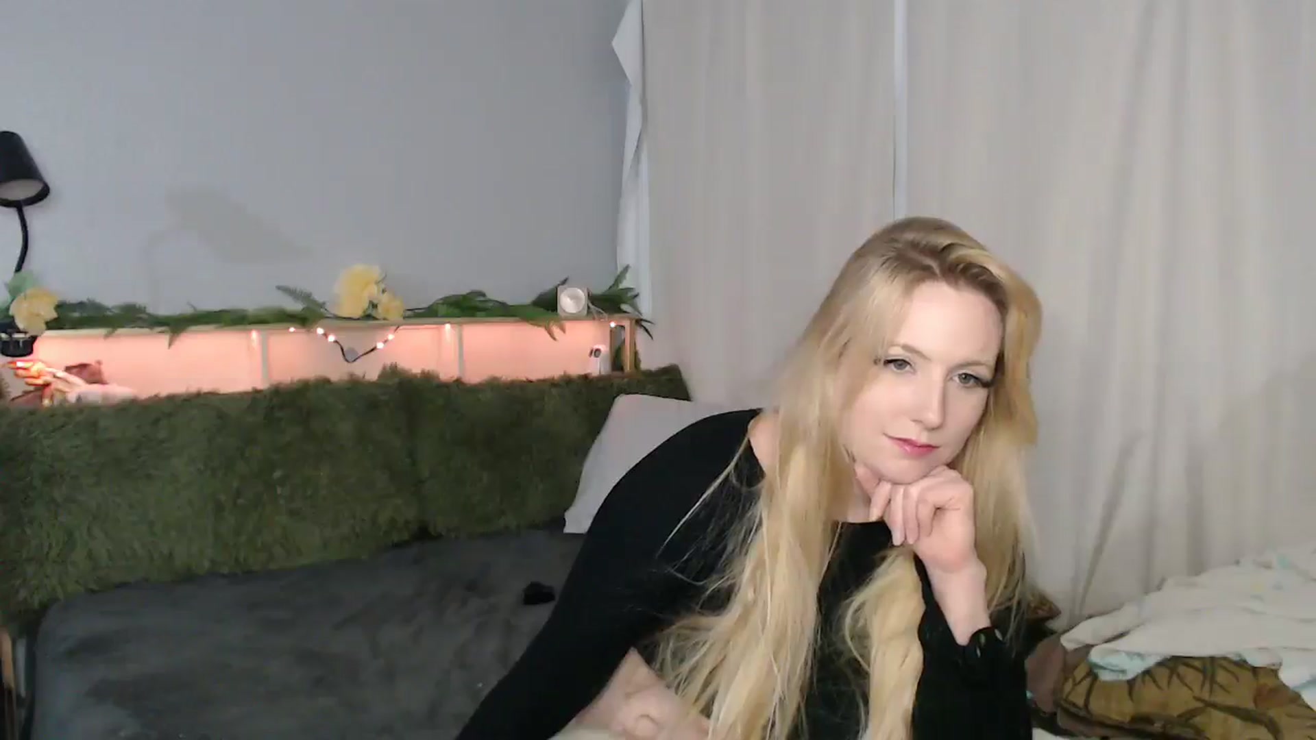 Gallery image thumbnail from Gardengirl69's myfreecams stream on, 01/15/2026, 01:53 image 14 of 20