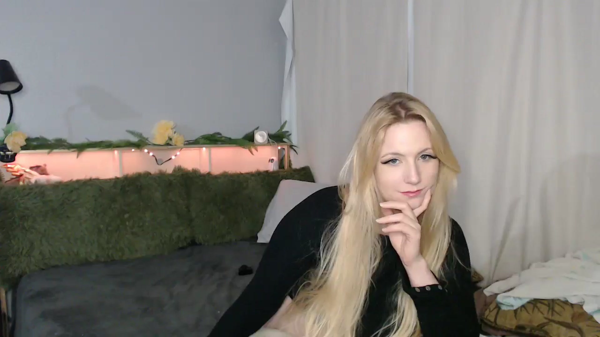Gallery image thumbnail from Gardengirl69's myfreecams stream on, 01/15/2026, 01:53 image 12 of 20