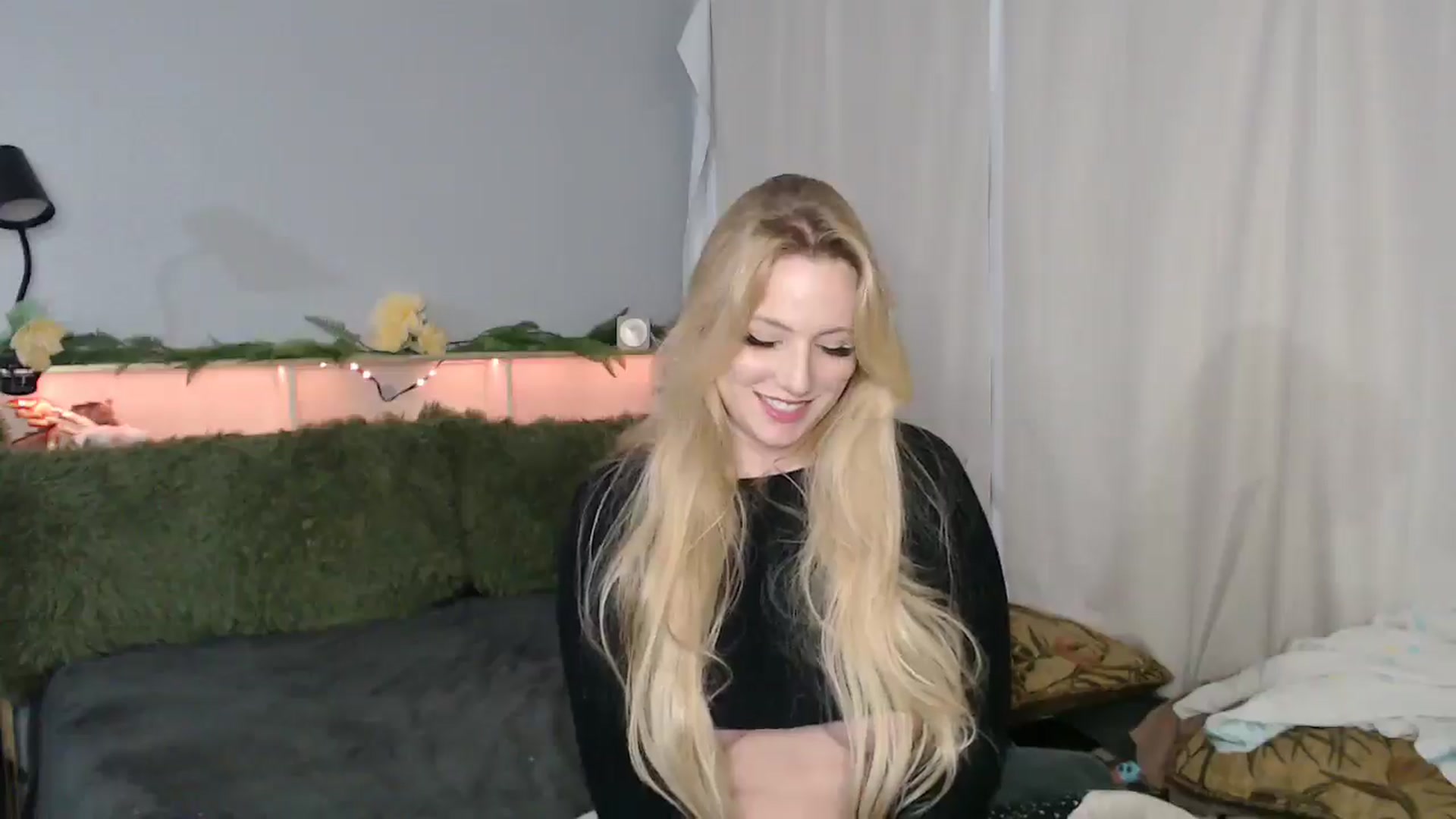 Gallery image thumbnail from Gardengirl69's myfreecams stream on, 01/15/2026, 01:53 image 15 of 20